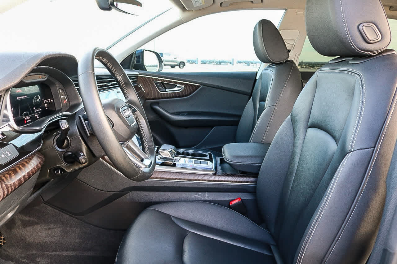 Thumbnail: 2022 Audi Q8 - 25