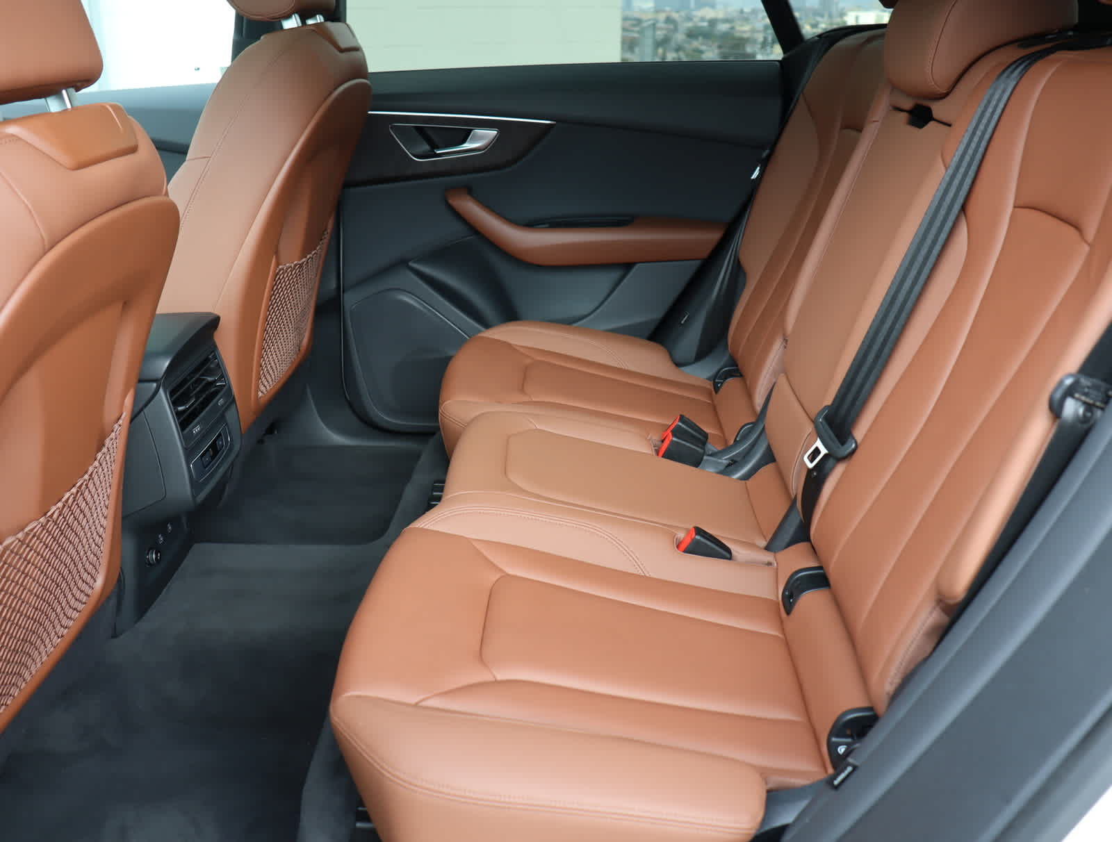 Thumbnail: 2023 Audi Q8 - 43