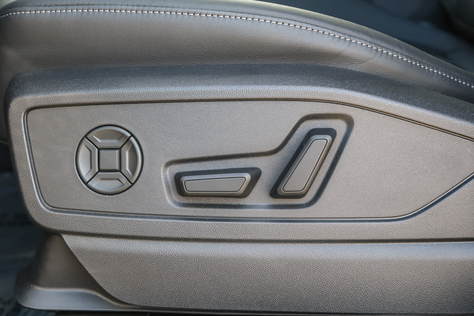 Thumbnail: 2025 Audi Q5 - 29