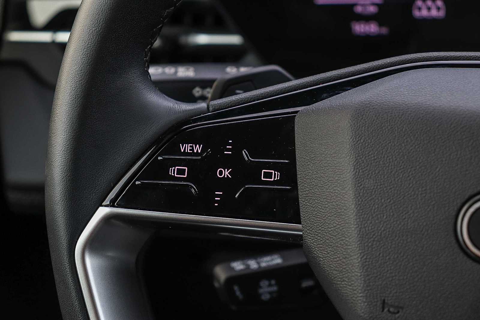 Thumbnail: 2025 Audi Q6 e-tron - 18