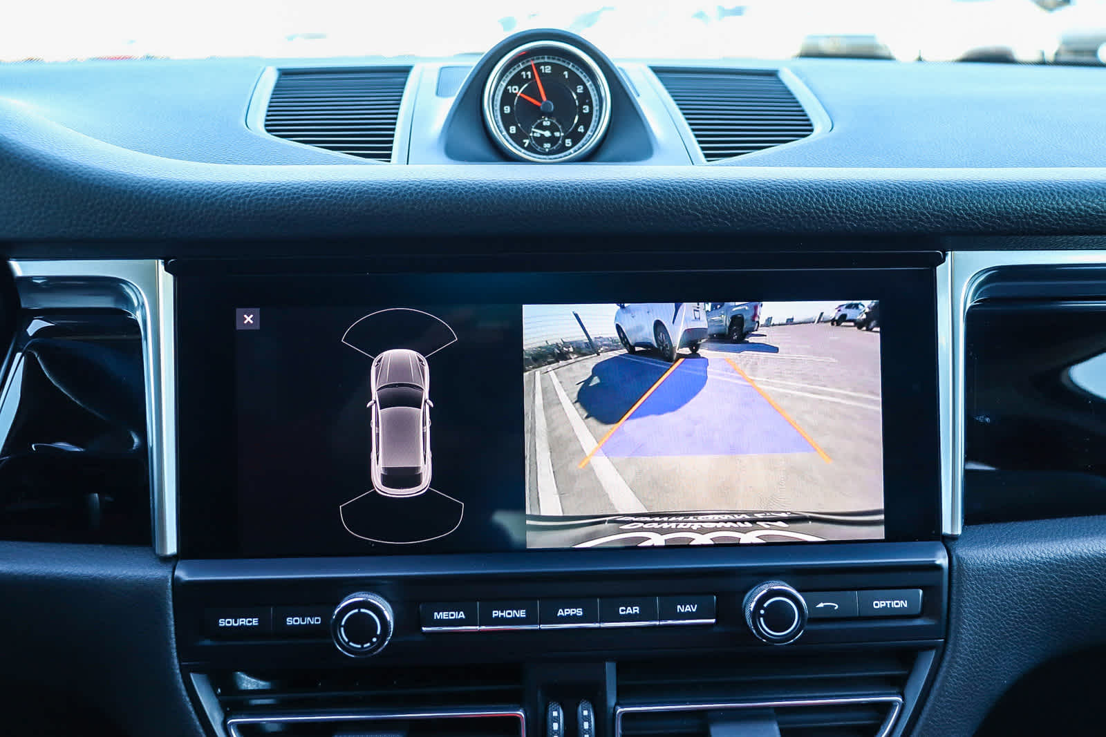 Thumbnail: 2020 Porsche Macan - 33