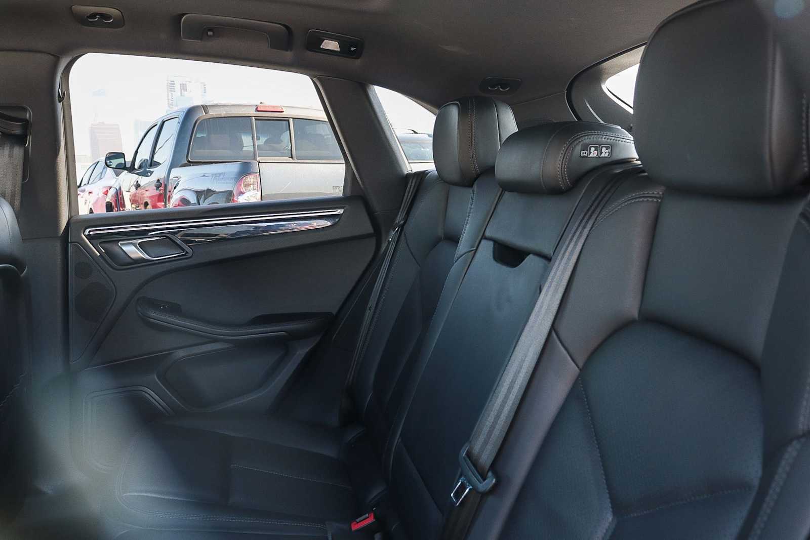 Thumbnail: 2023 Porsche Macan - 20