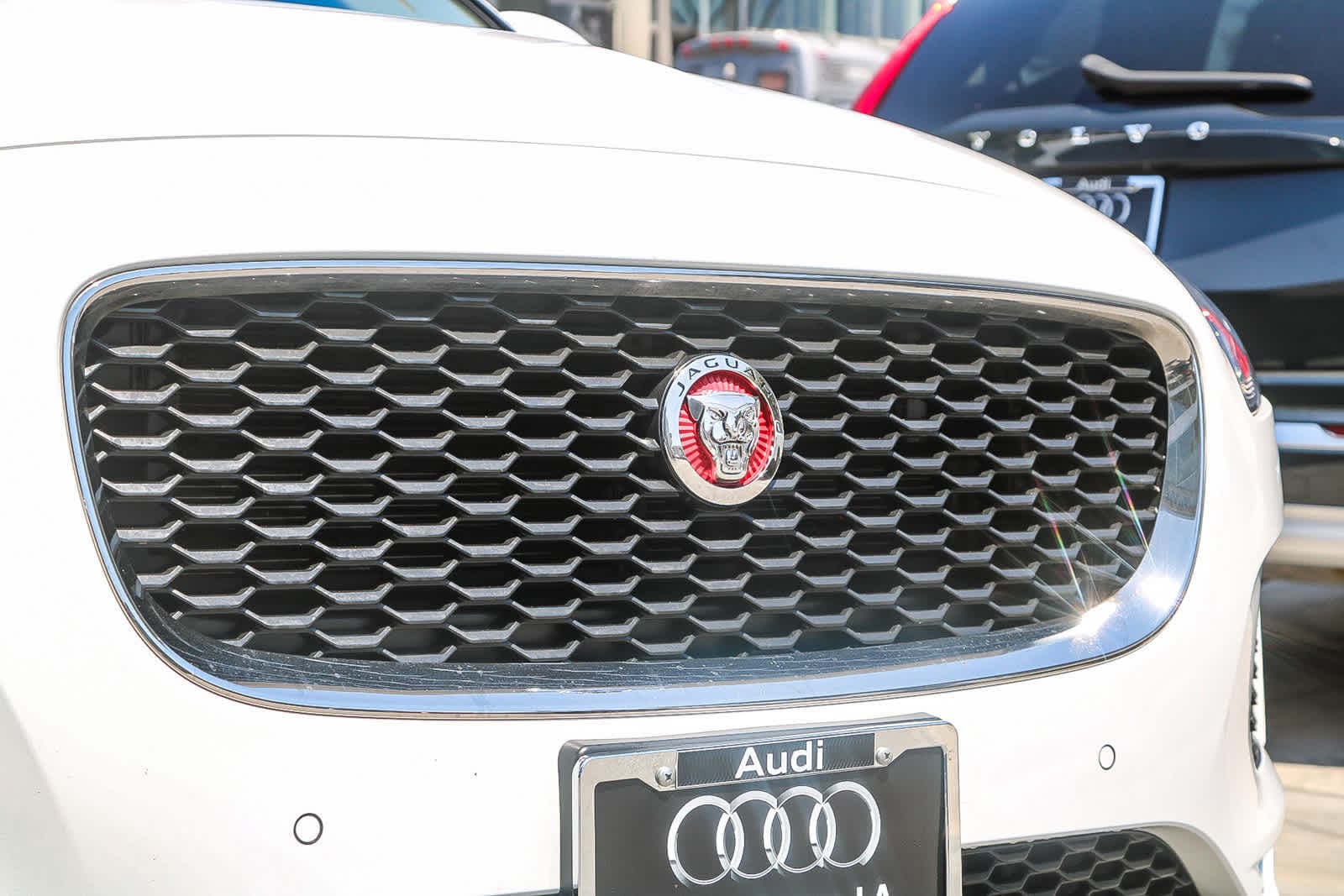 Thumbnail: 2018 Jaguar E-Pace - 5