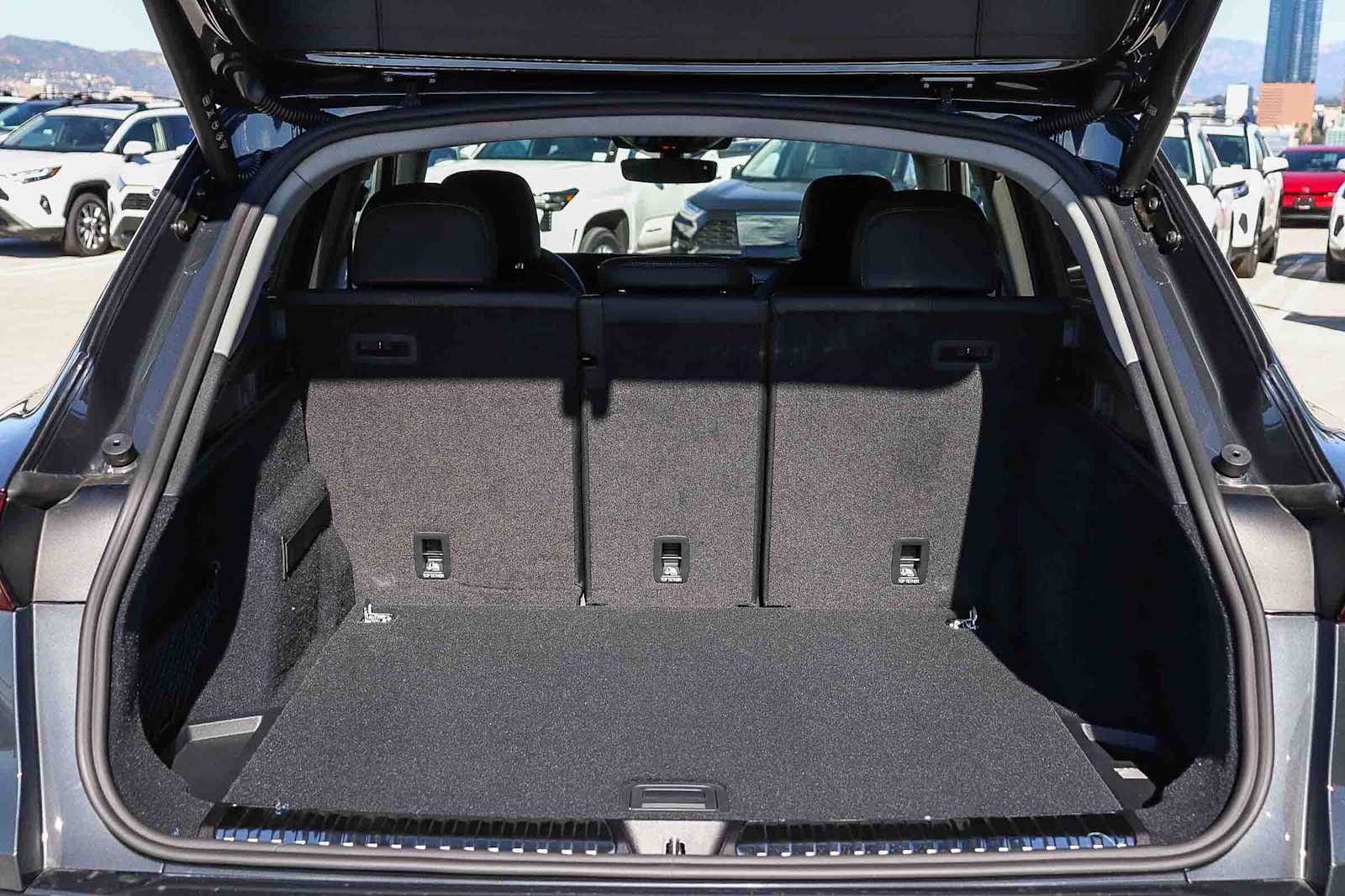 Thumbnail: 2025 Audi Q5 - 36