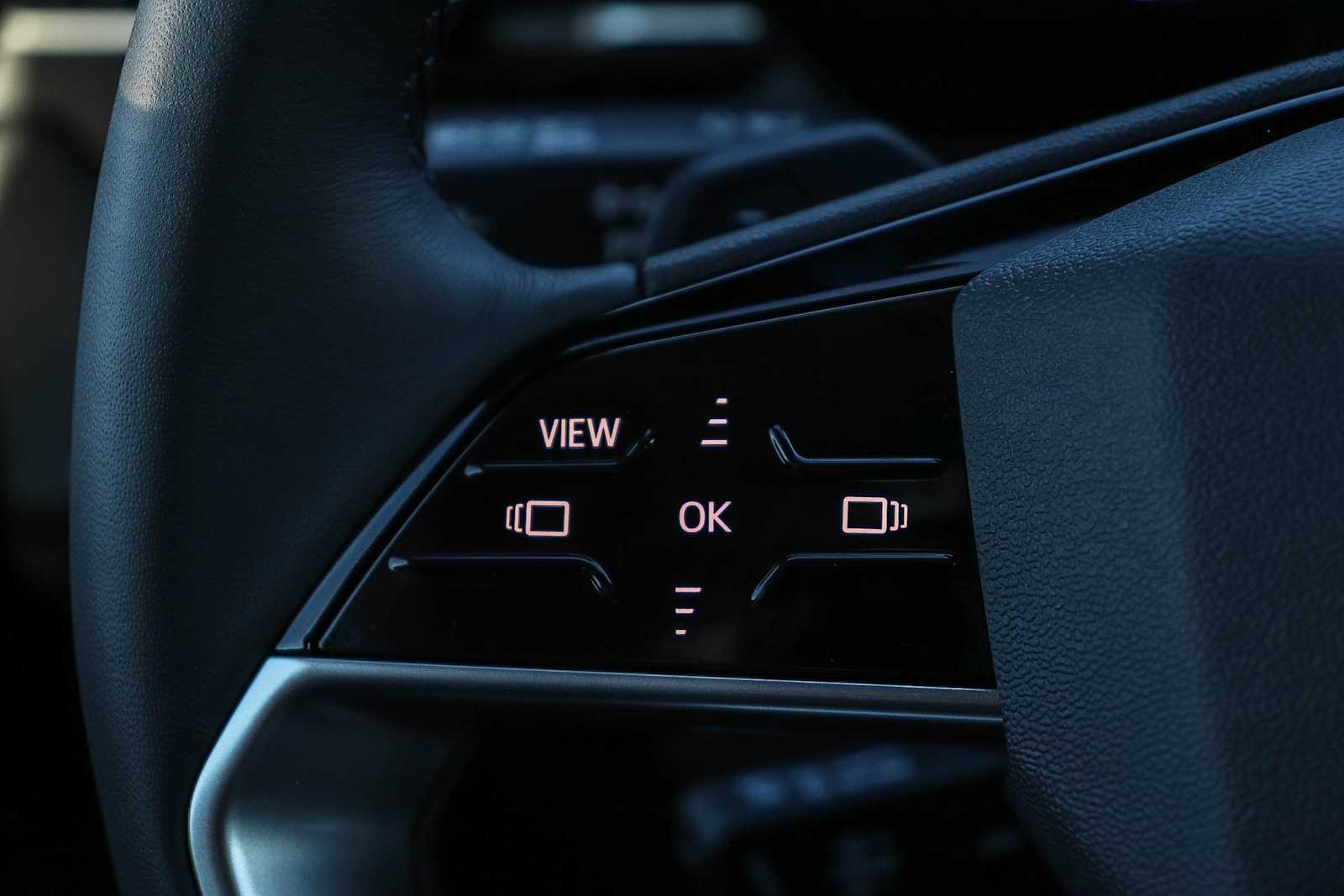 Thumbnail: 2025 Audi Q6 e-tron - 18