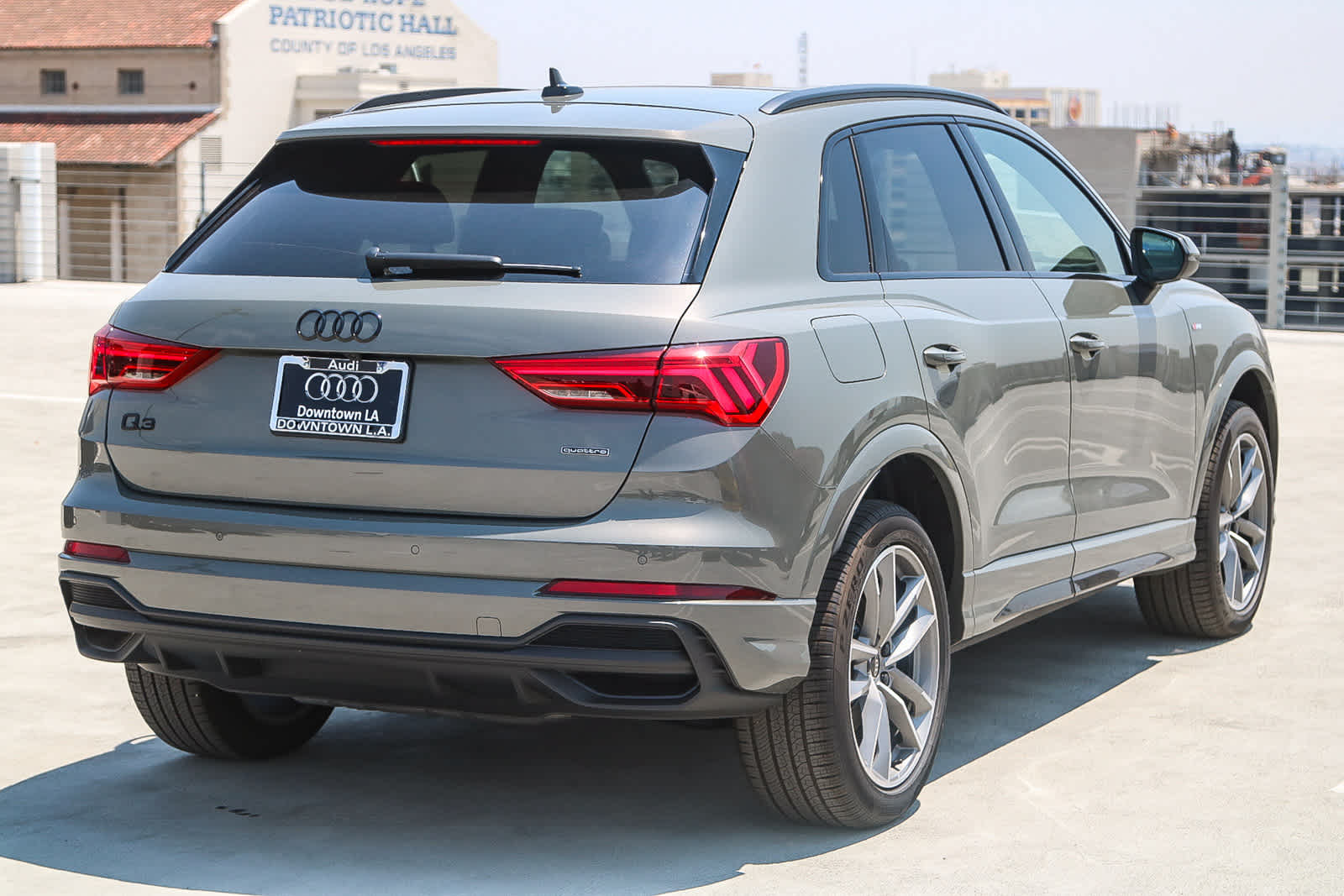 Thumbnail: 2025 Audi Q3 - 6