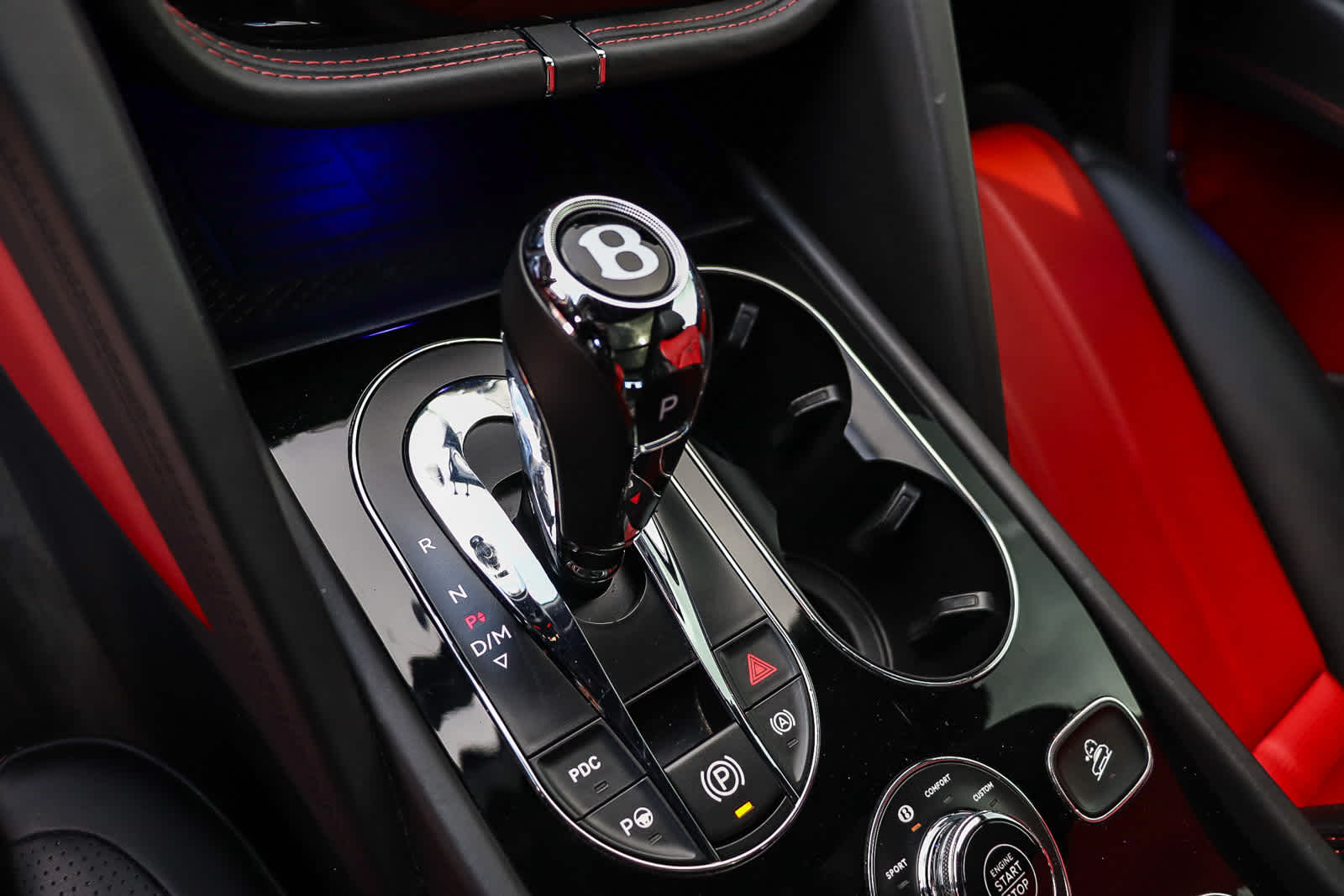 Thumbnail: 2021 Bentley Bentayga - 30