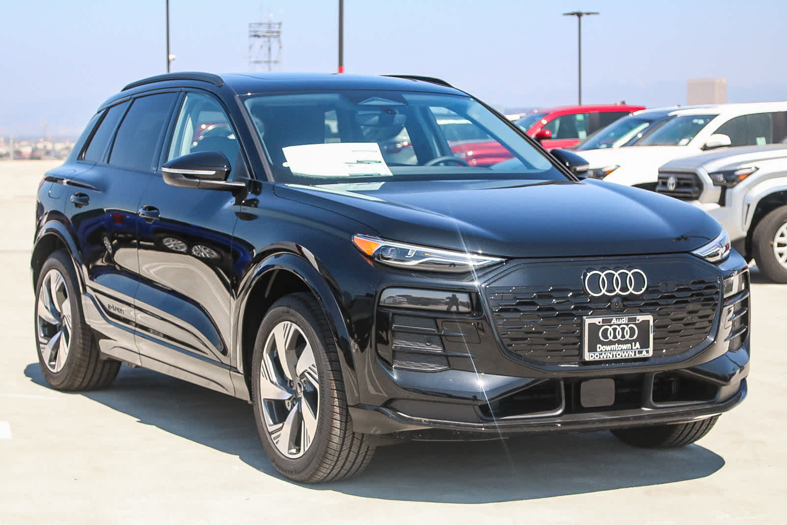 Thumbnail: 2025 Audi Q6 e-tron - 3