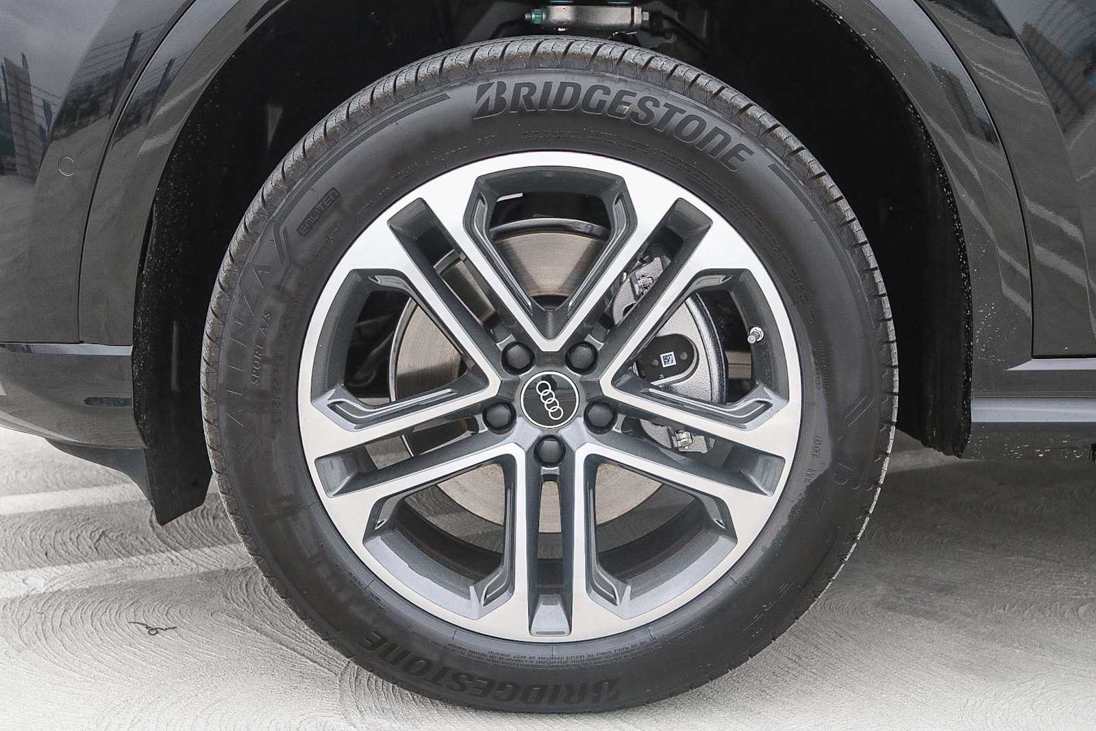 Thumbnail: 2025 Audi Q5 - 11