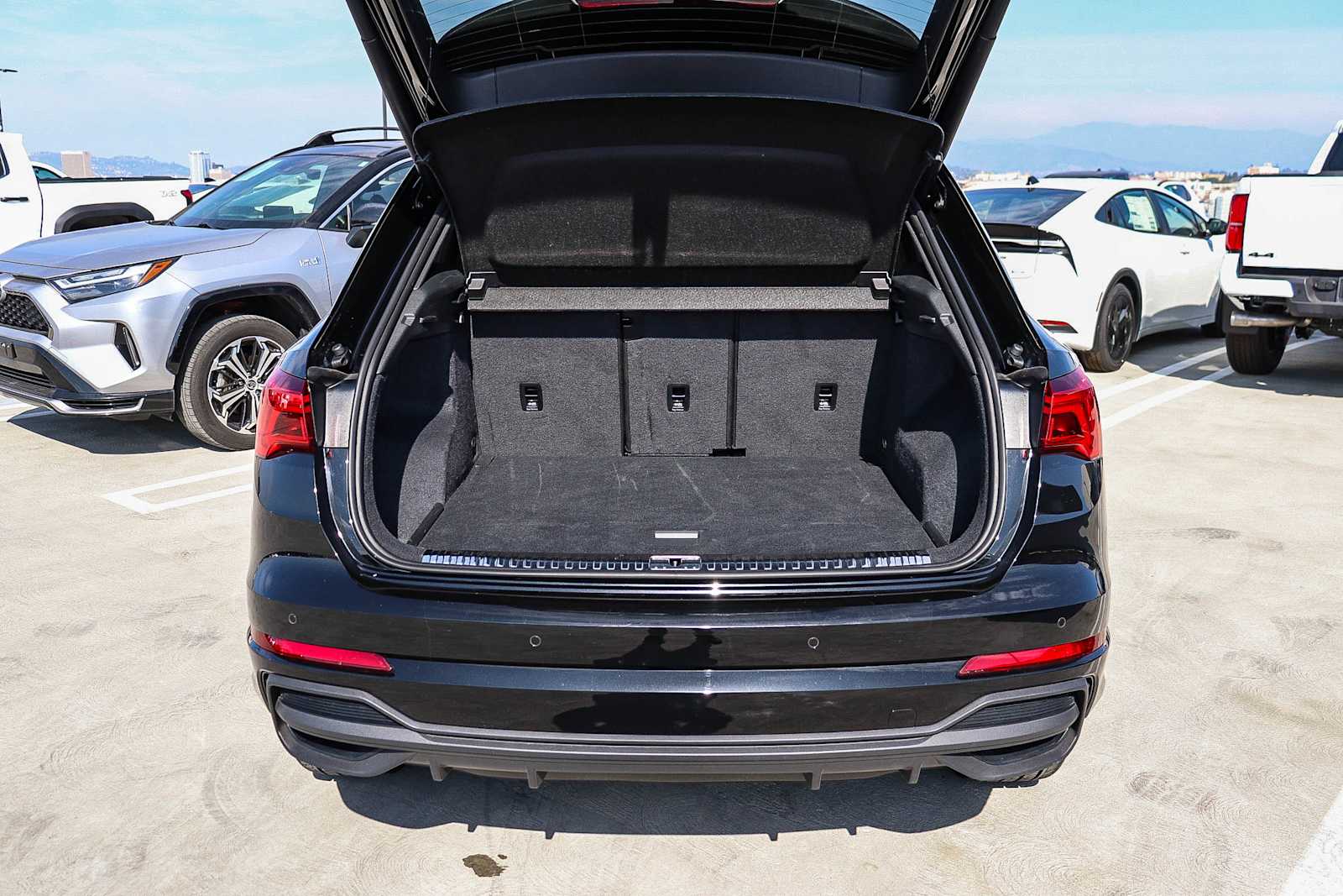 Thumbnail: 2025 Audi Q3 - 38
