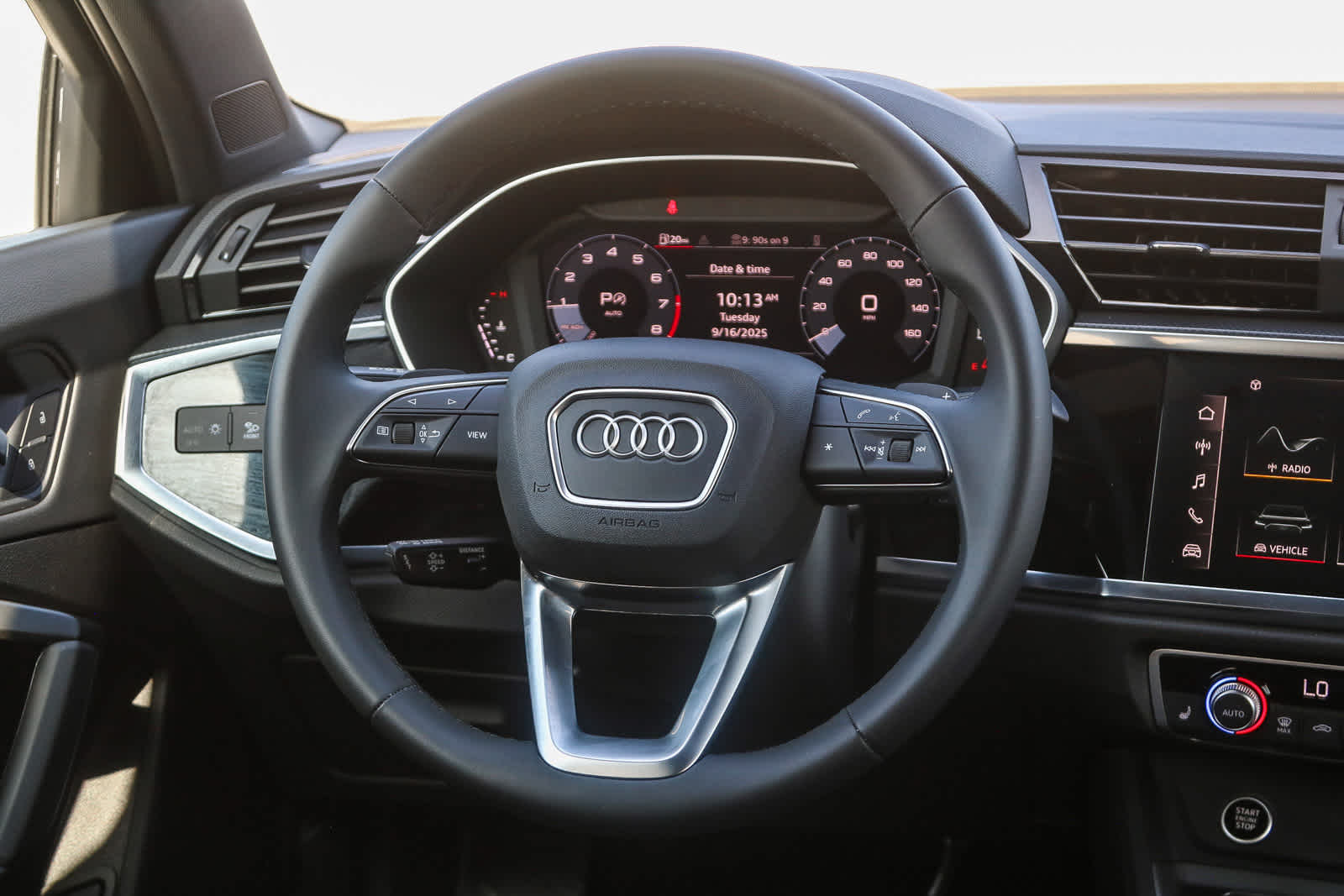 Thumbnail: 2025 Audi Q3 - 21