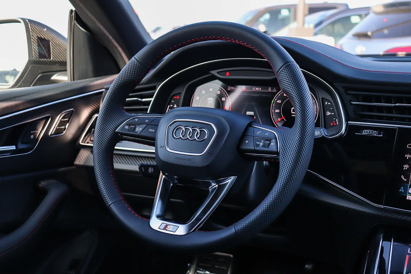 Thumbnail: 2026 Audi Q8 - 22