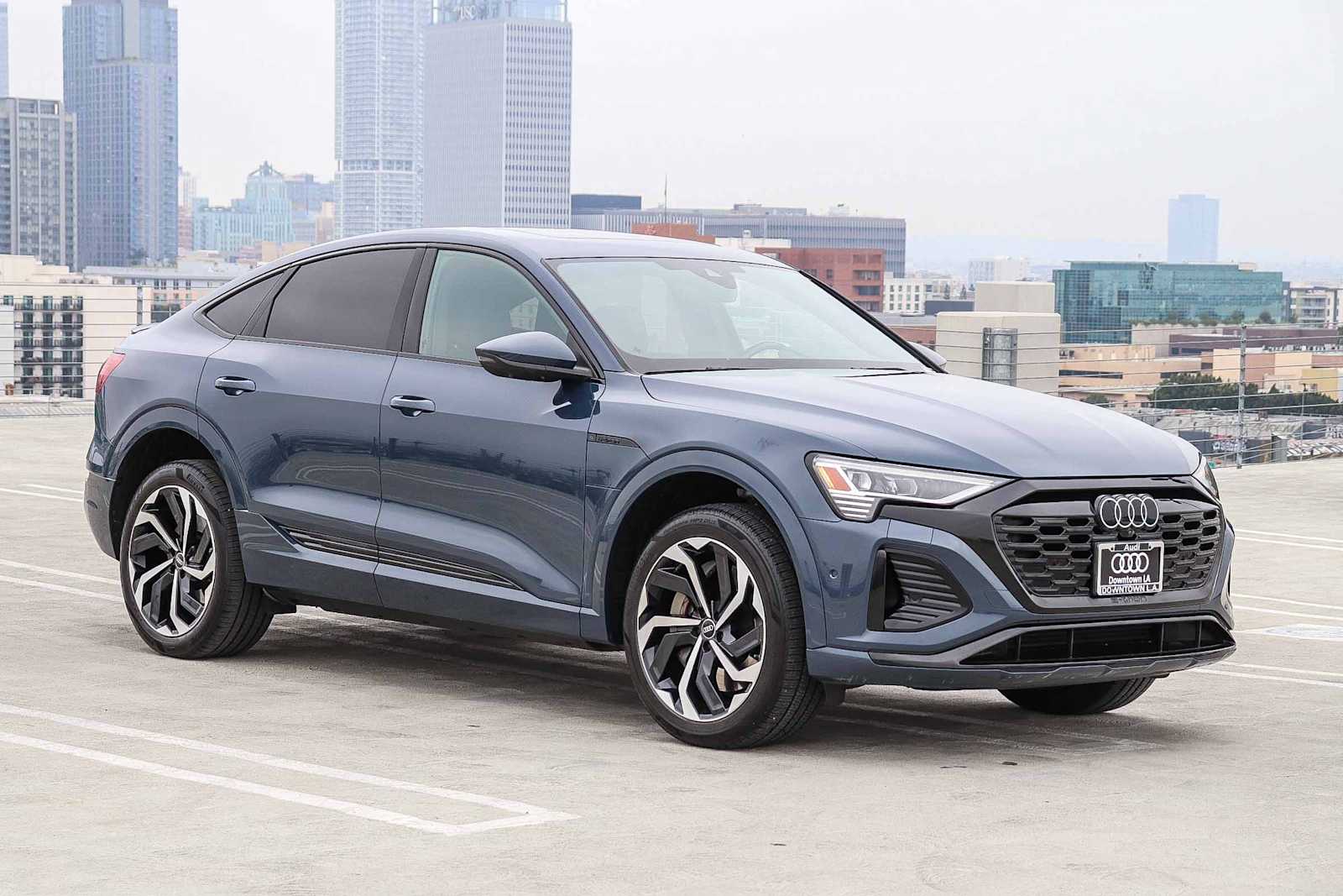 Thumbnail: 2024 Audi Q8 e-tron - 3