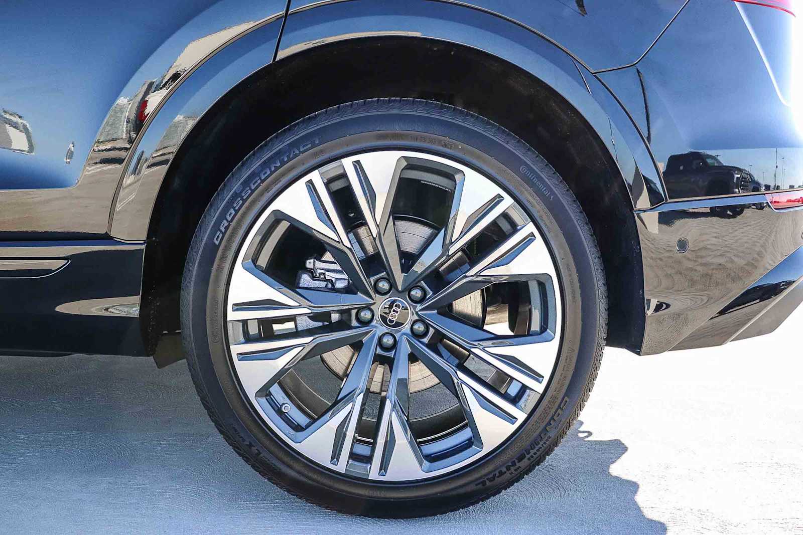 Thumbnail: 2026 Audi Q8 - 13