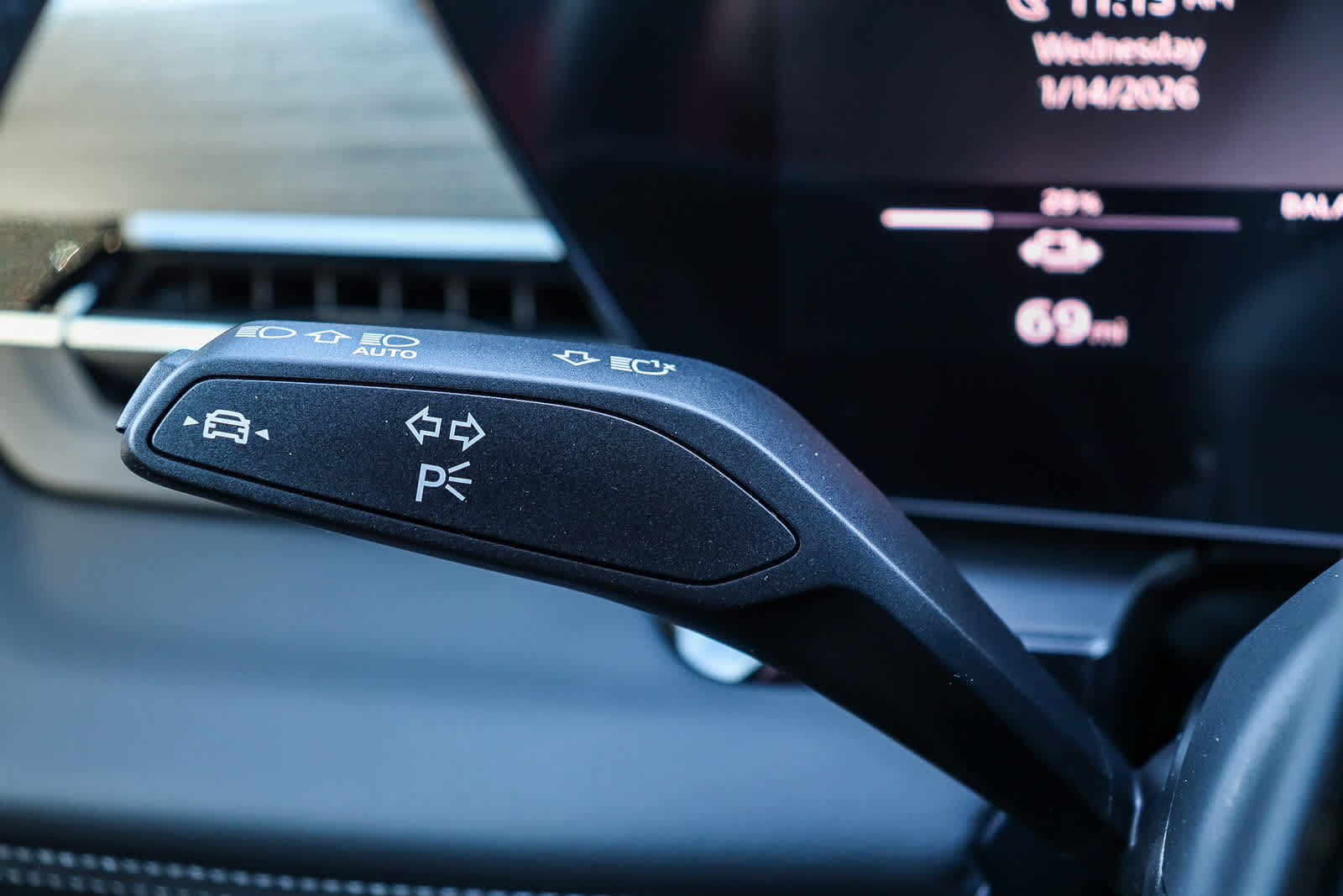 Thumbnail: 2025 Audi Q6 e-tron - 29