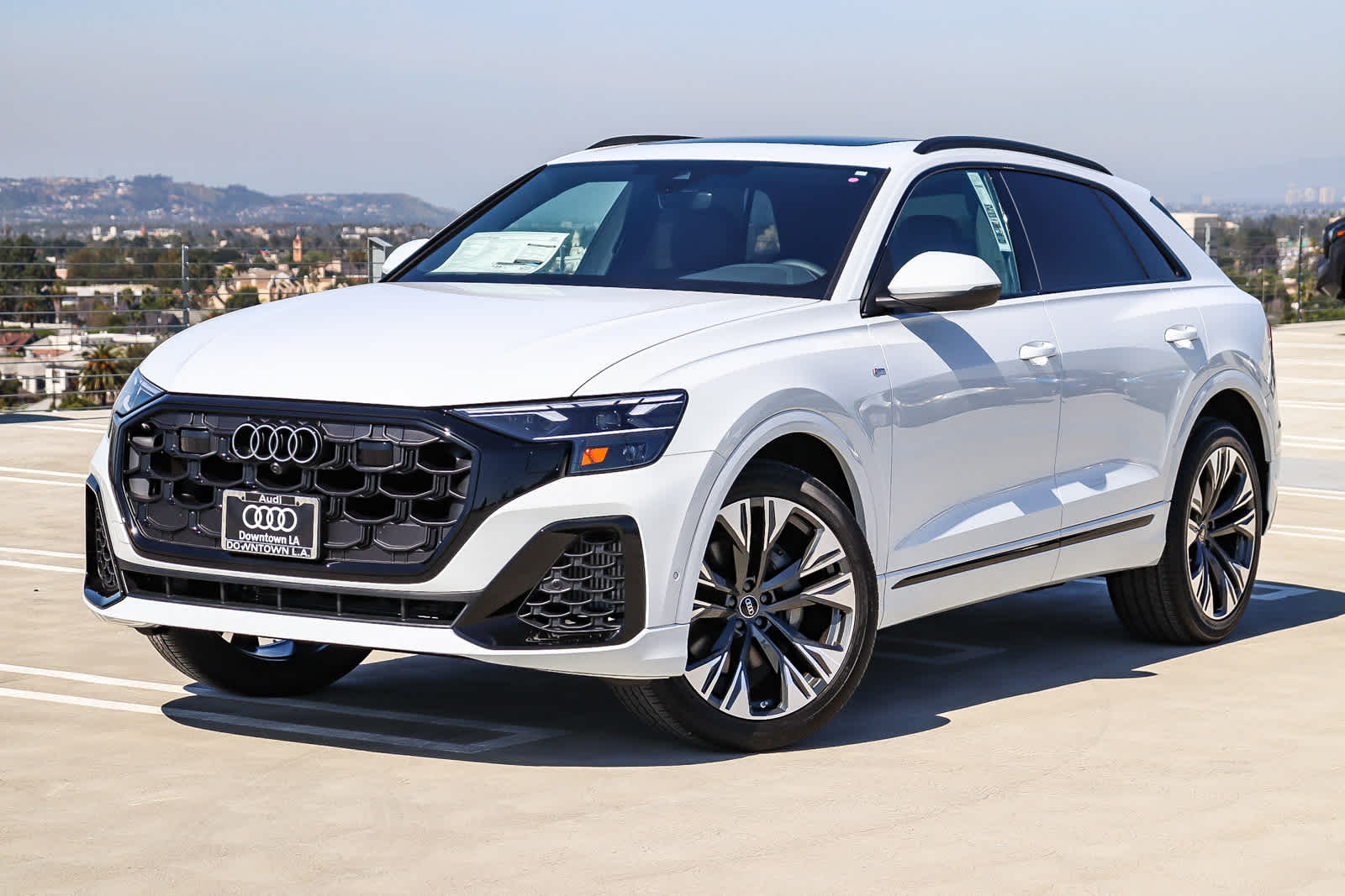 Thumbnail: 2026 Audi Q8 - 1