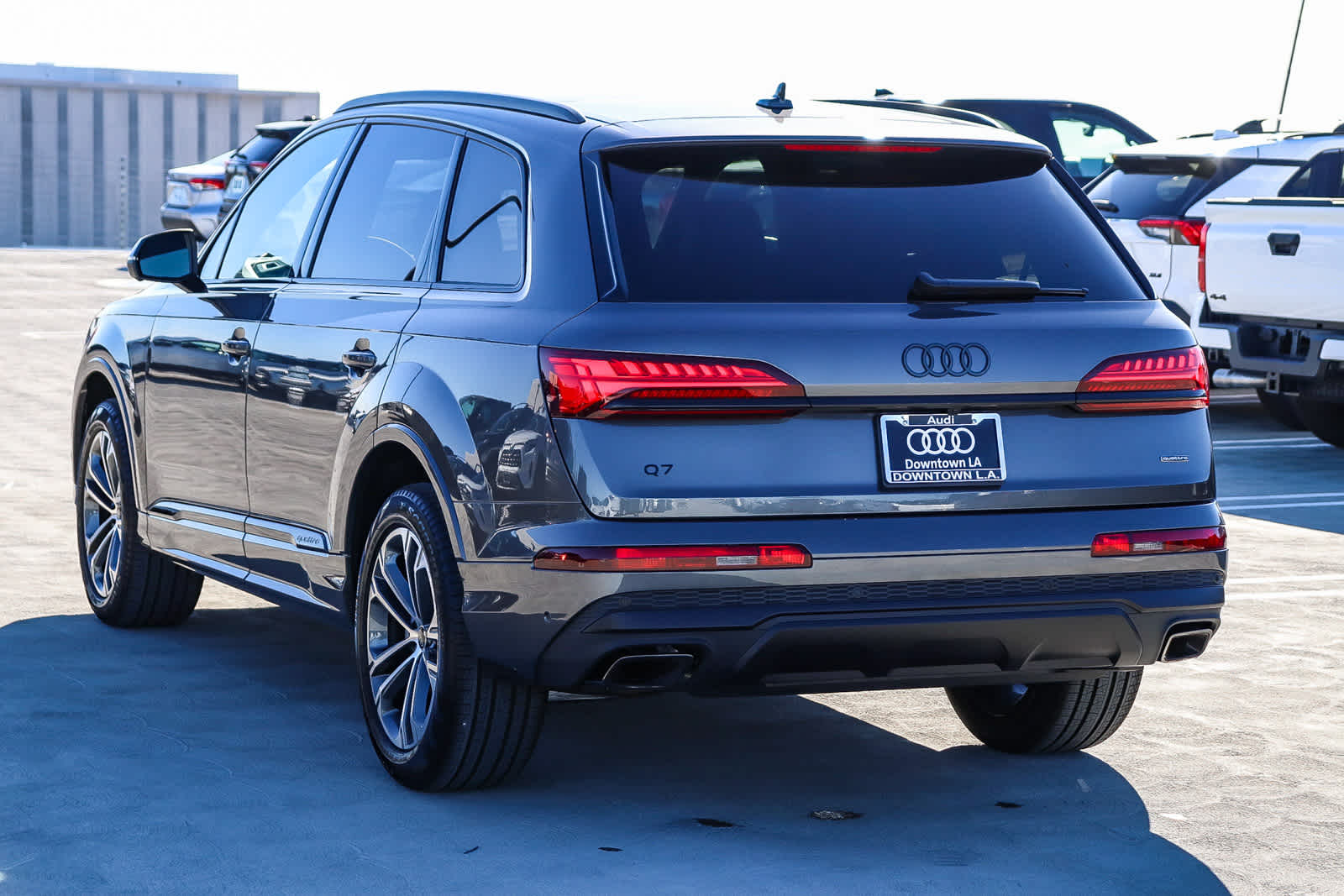 Thumbnail: 2026 Audi Q7 - 6