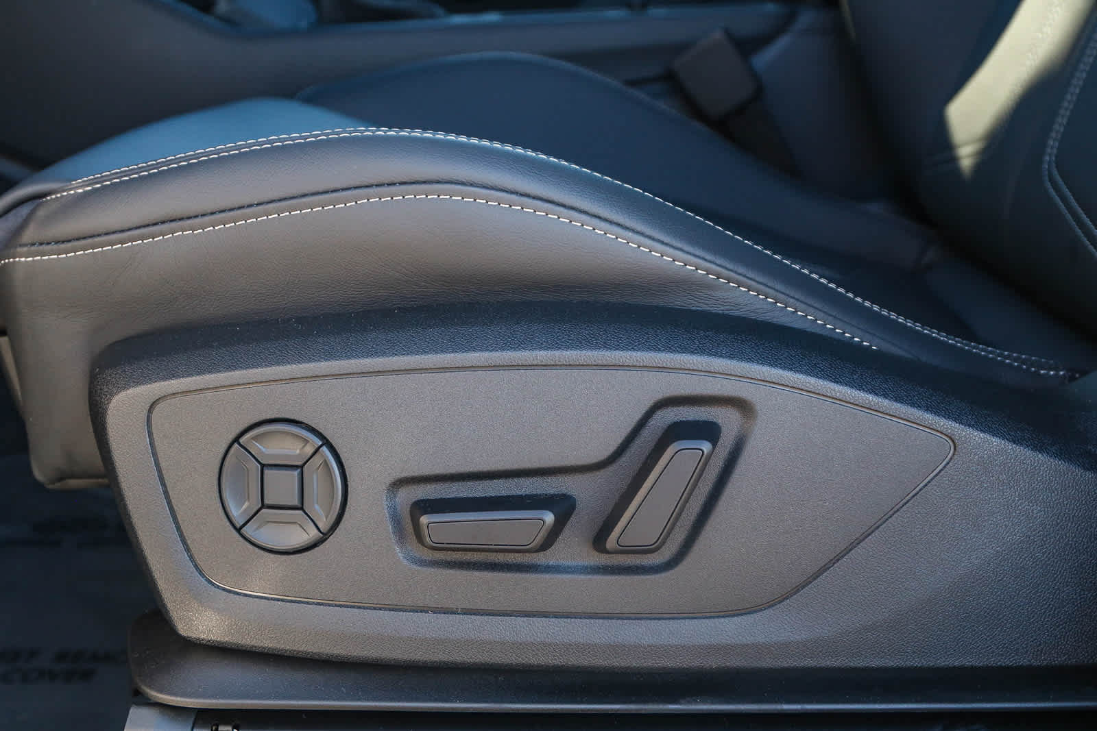 Thumbnail: 2025 Audi Q3 - 33