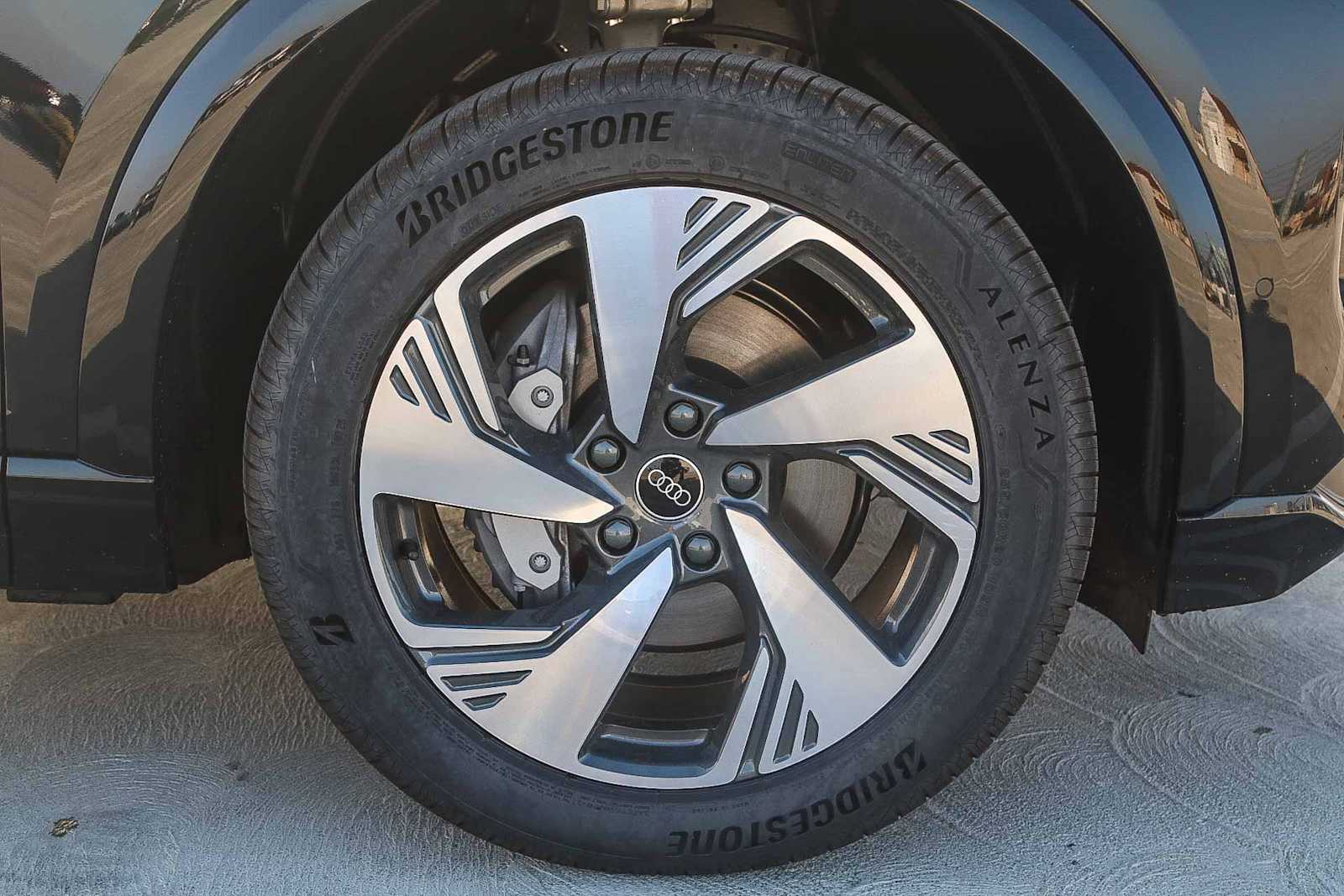 Thumbnail: 2025 Audi Q6 e-tron - 11
