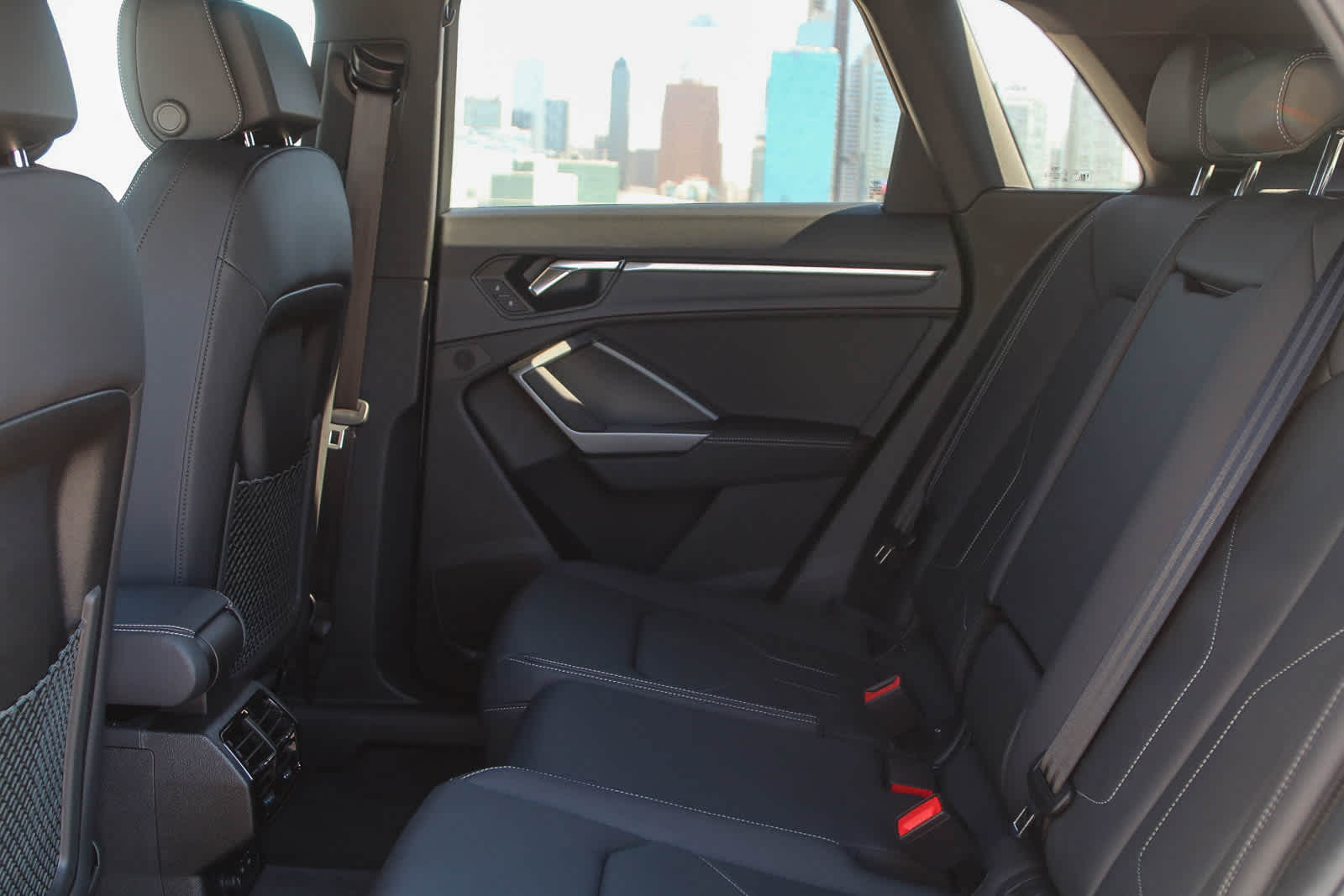 Thumbnail: 2025 Audi Q3 - 27