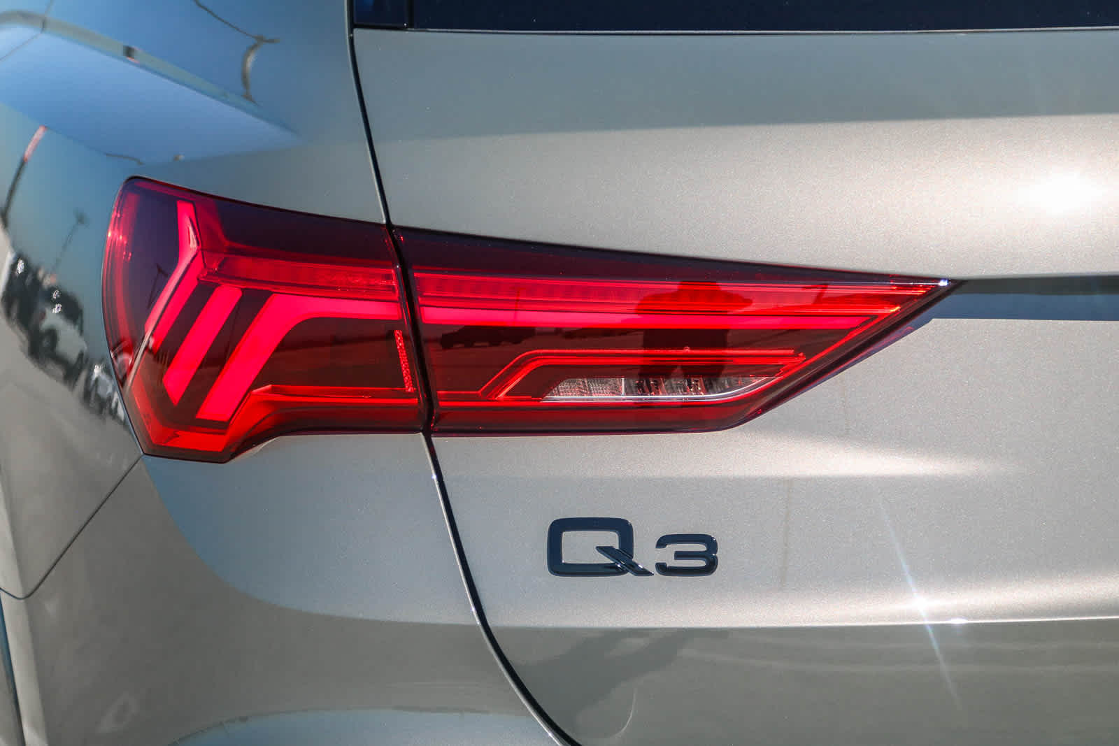 Thumbnail: 2025 Audi Q3 - 11