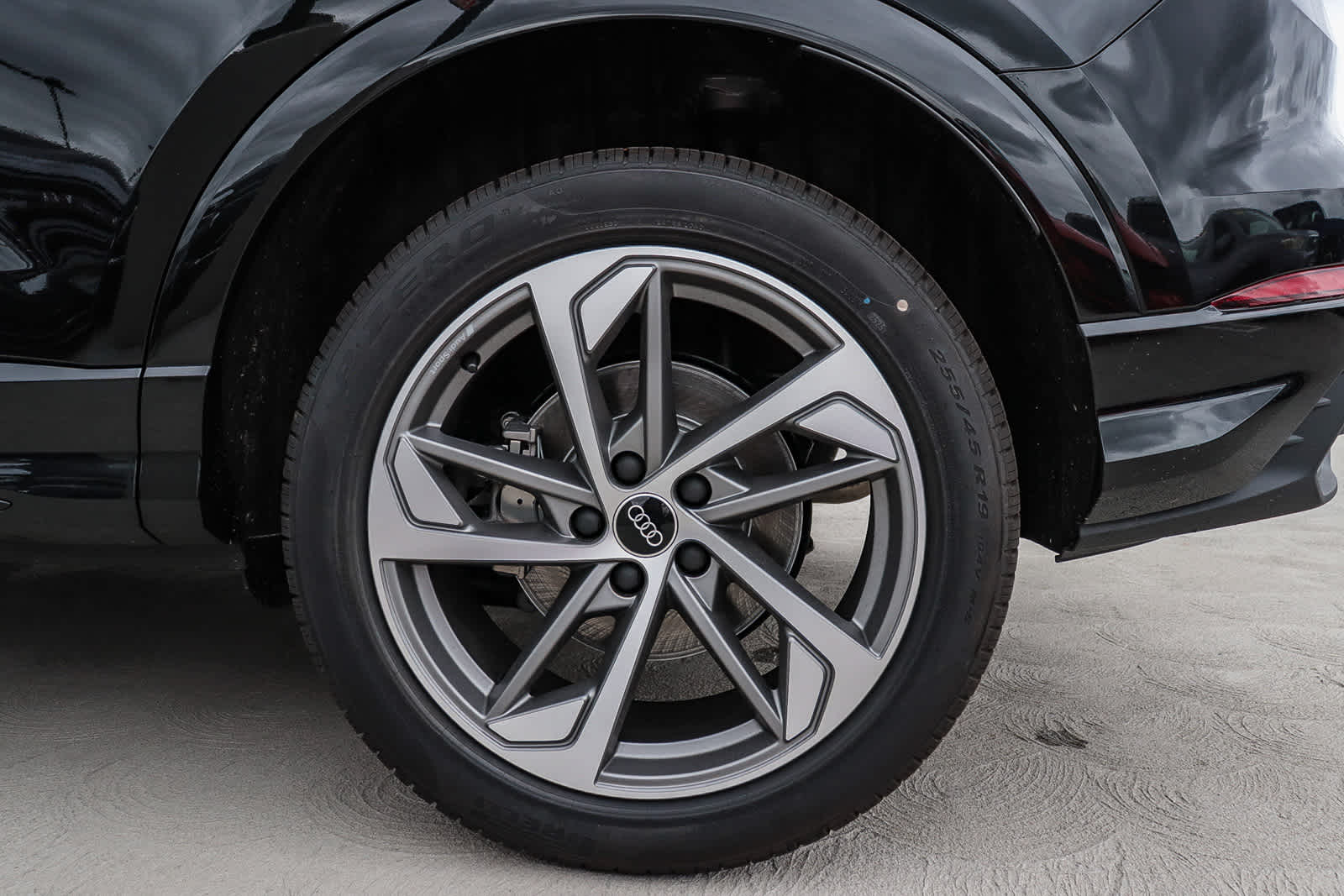 Thumbnail: 2025 Audi Q3 - 13