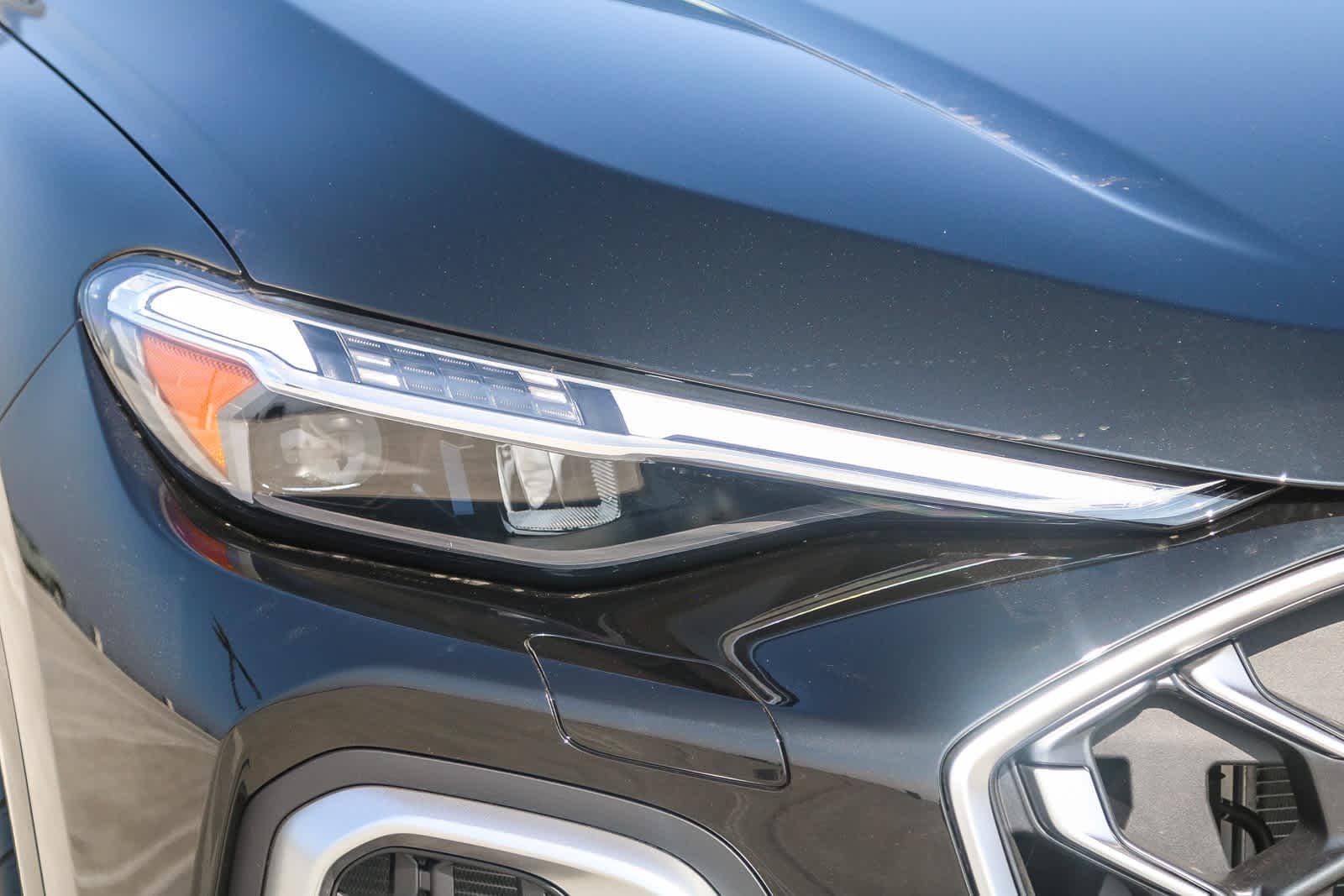 Thumbnail: 2025 Audi SQ5 - 4