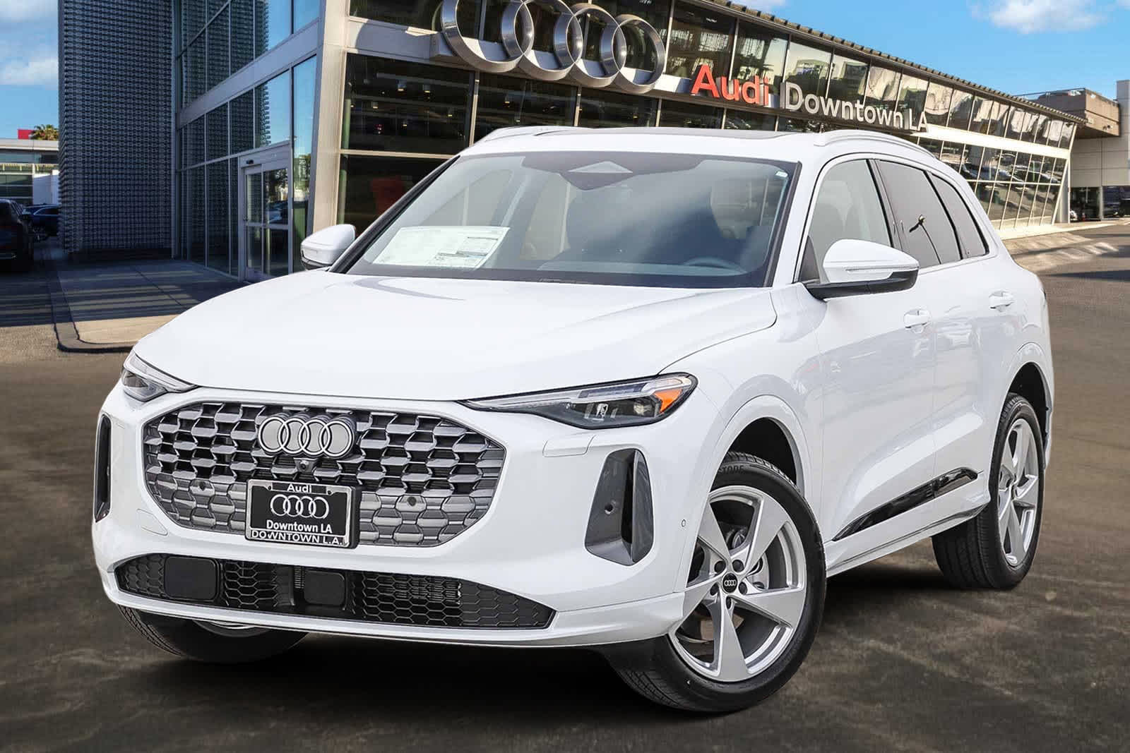 Thumbnail: 2025 Audi Q5 - 1