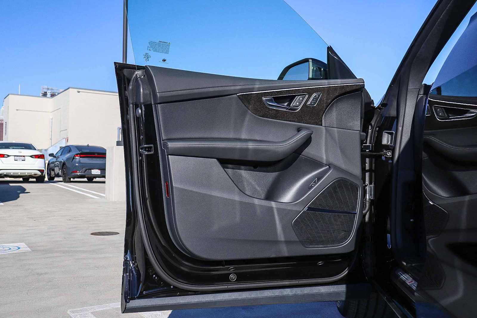 Thumbnail: 2026 Audi Q8 - 29