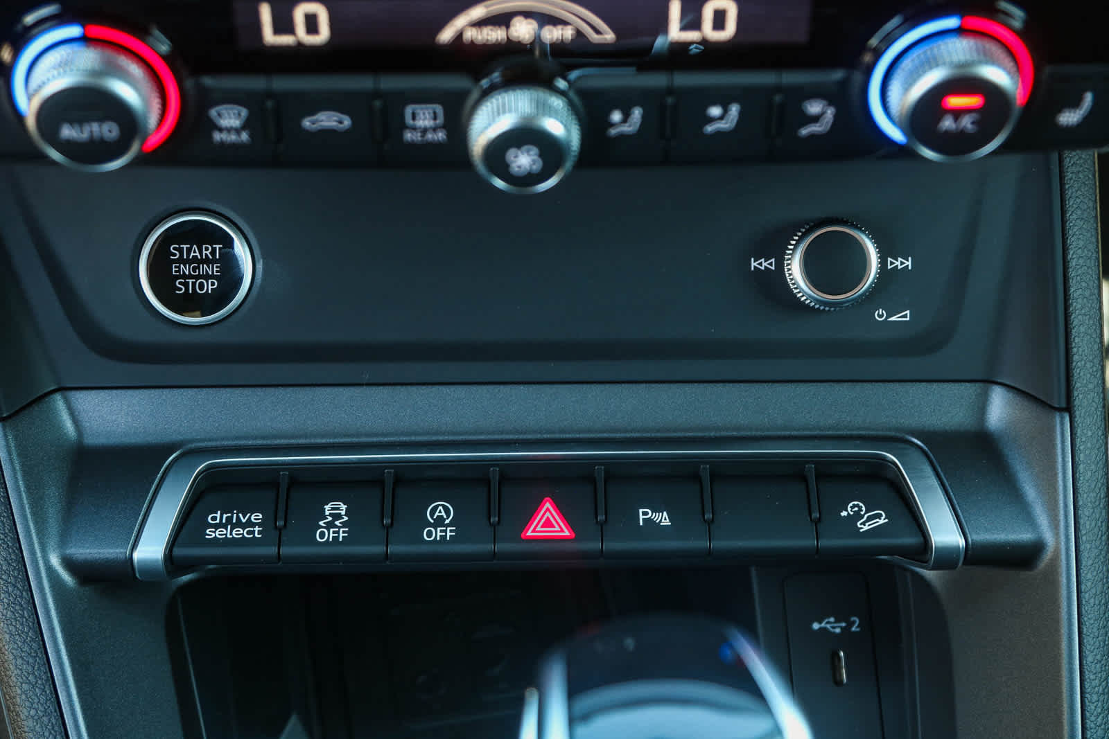 Thumbnail: 2025 Audi Q3 - 28