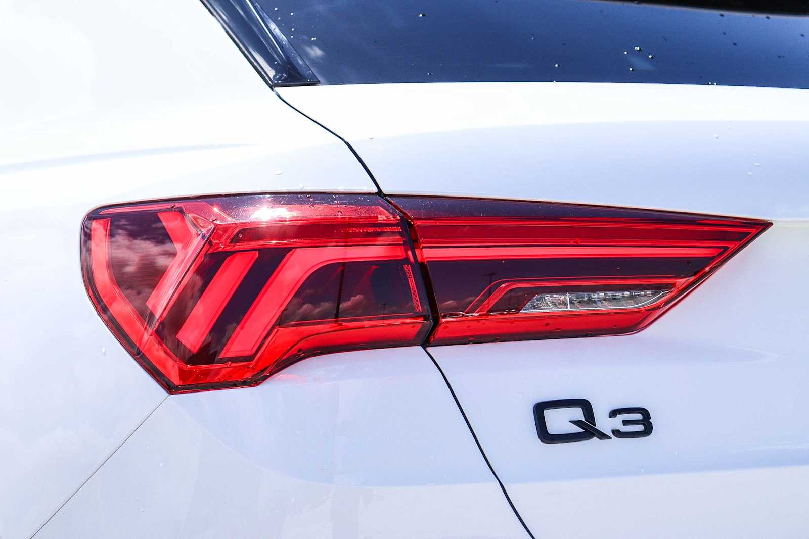 Thumbnail: 2025 Audi Q3 - 12