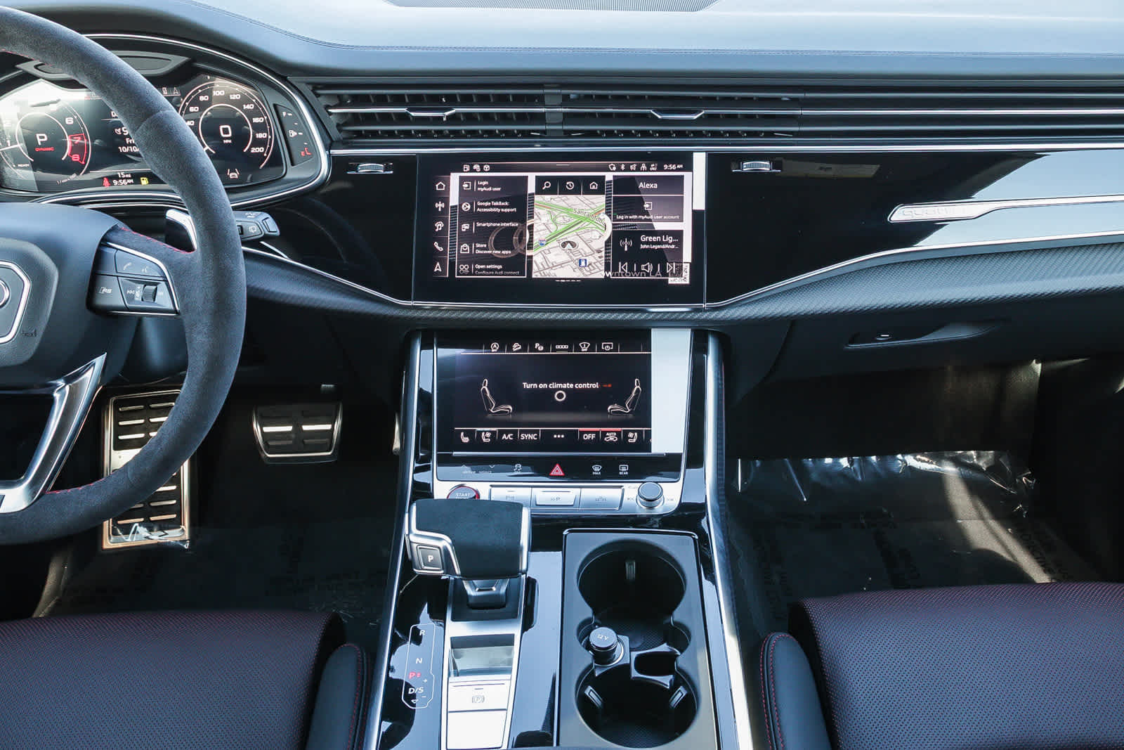 Thumbnail: 2025 Audi RS Q8 - 12