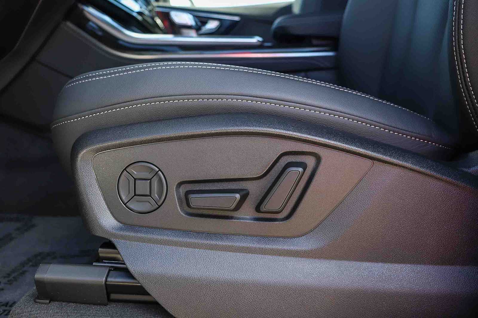 Thumbnail: 2026 Audi Q7 - 27