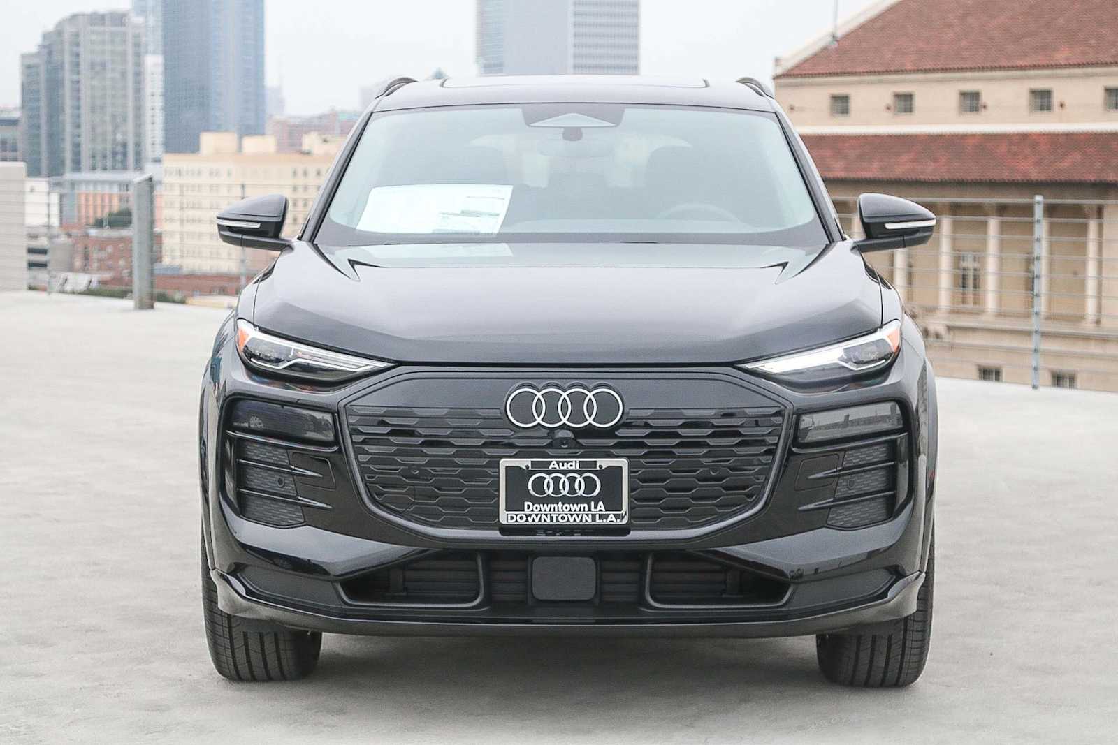 Thumbnail: 2025 Audi Q6 e-tron - 2
