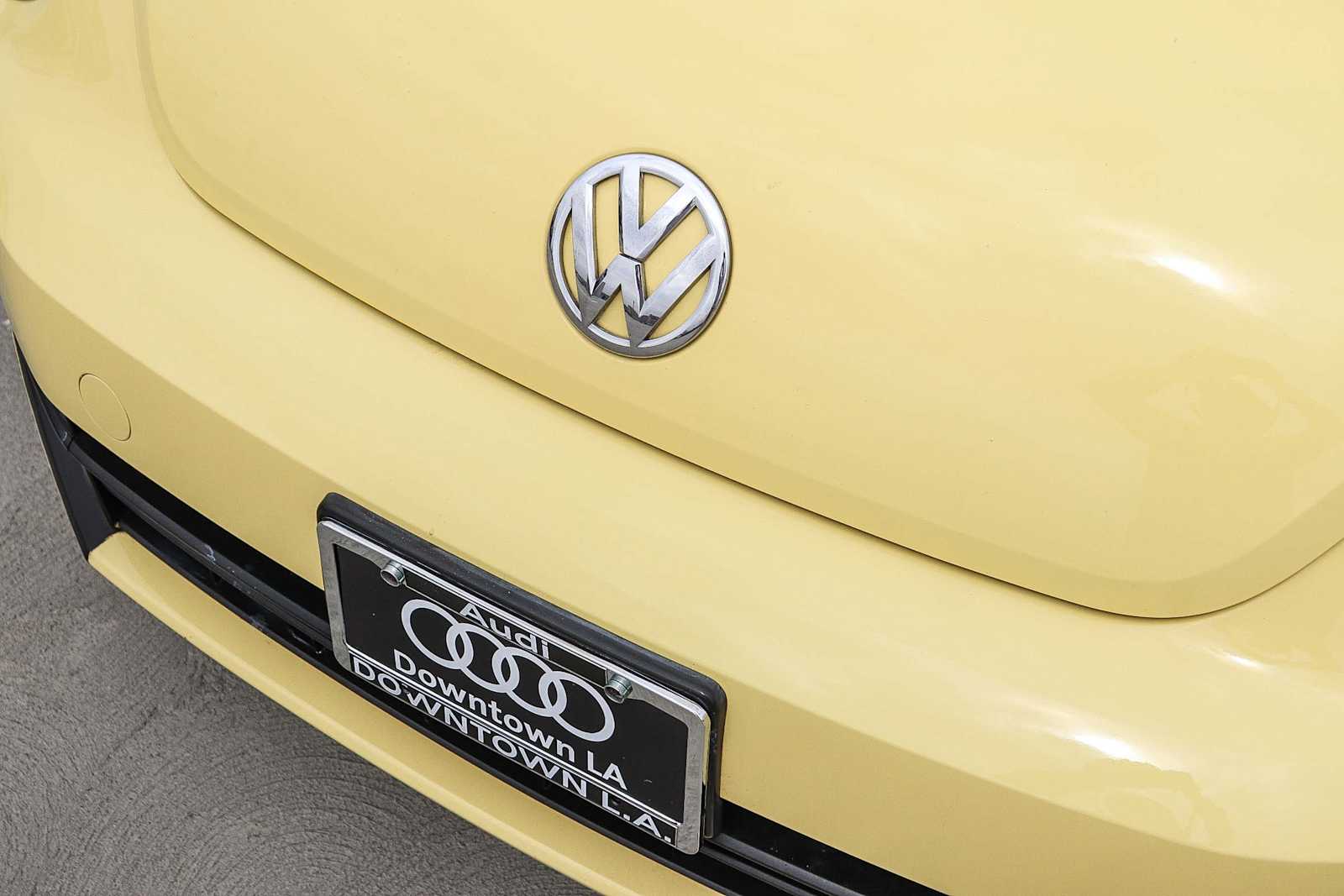Thumbnail: 2012 Volkswagen Beetle - 8
