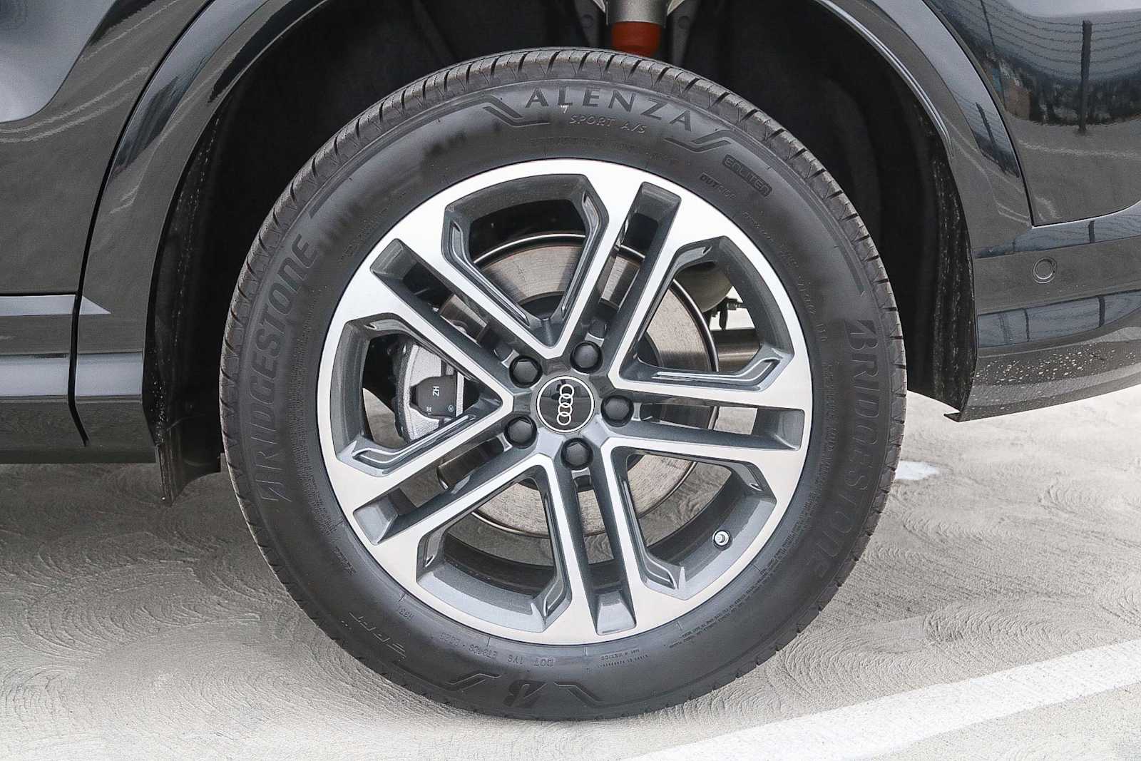 Thumbnail: 2025 Audi Q5 - 10