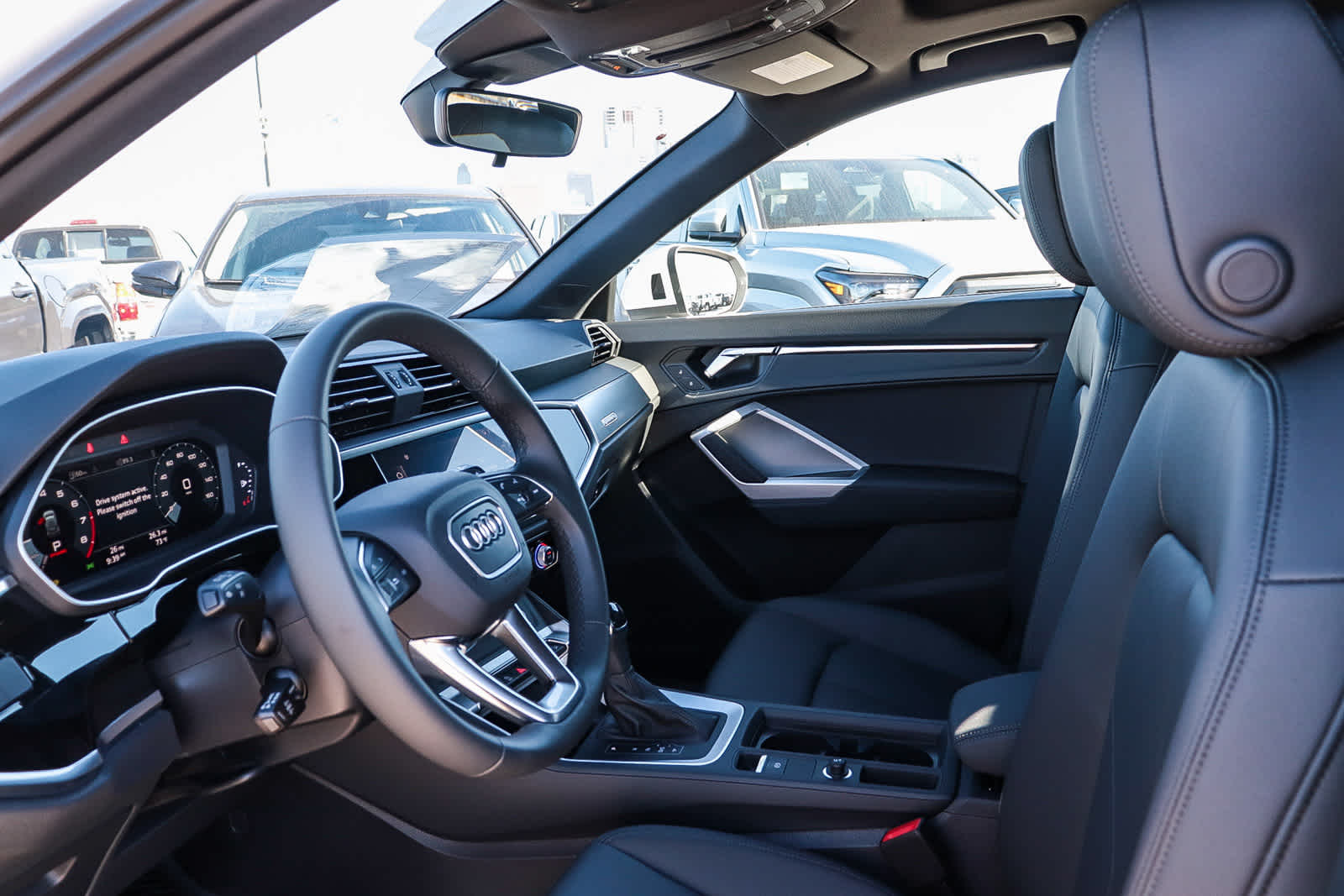 Thumbnail: 2025 Audi Q3 - 23