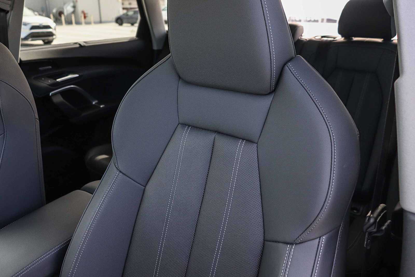 Thumbnail: 2025 Audi Q5 - 35