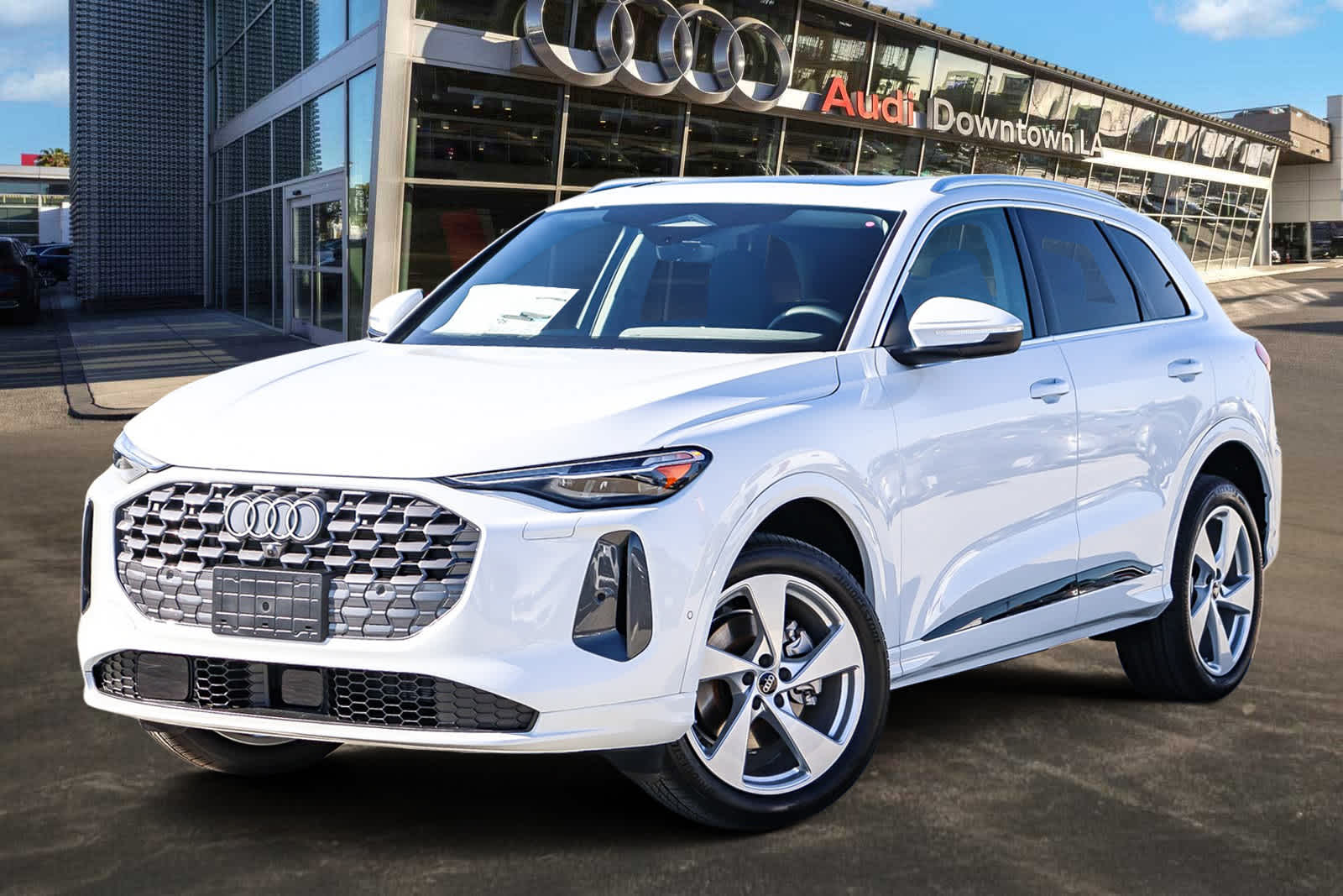 2025 Audi New Q5 Premium Plus's photo