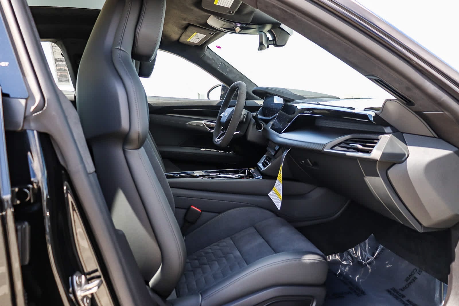 Thumbnail: 2026 Audi e-tron GT - 23