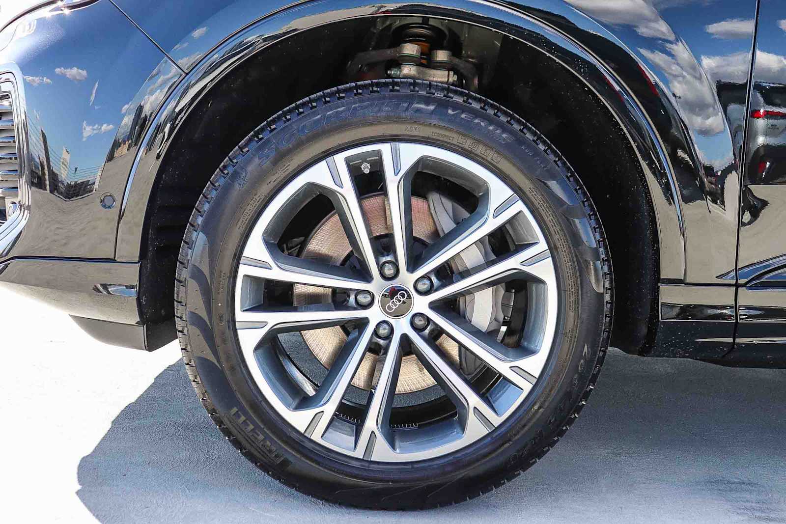 Thumbnail: 2026 Audi Q7 - 14