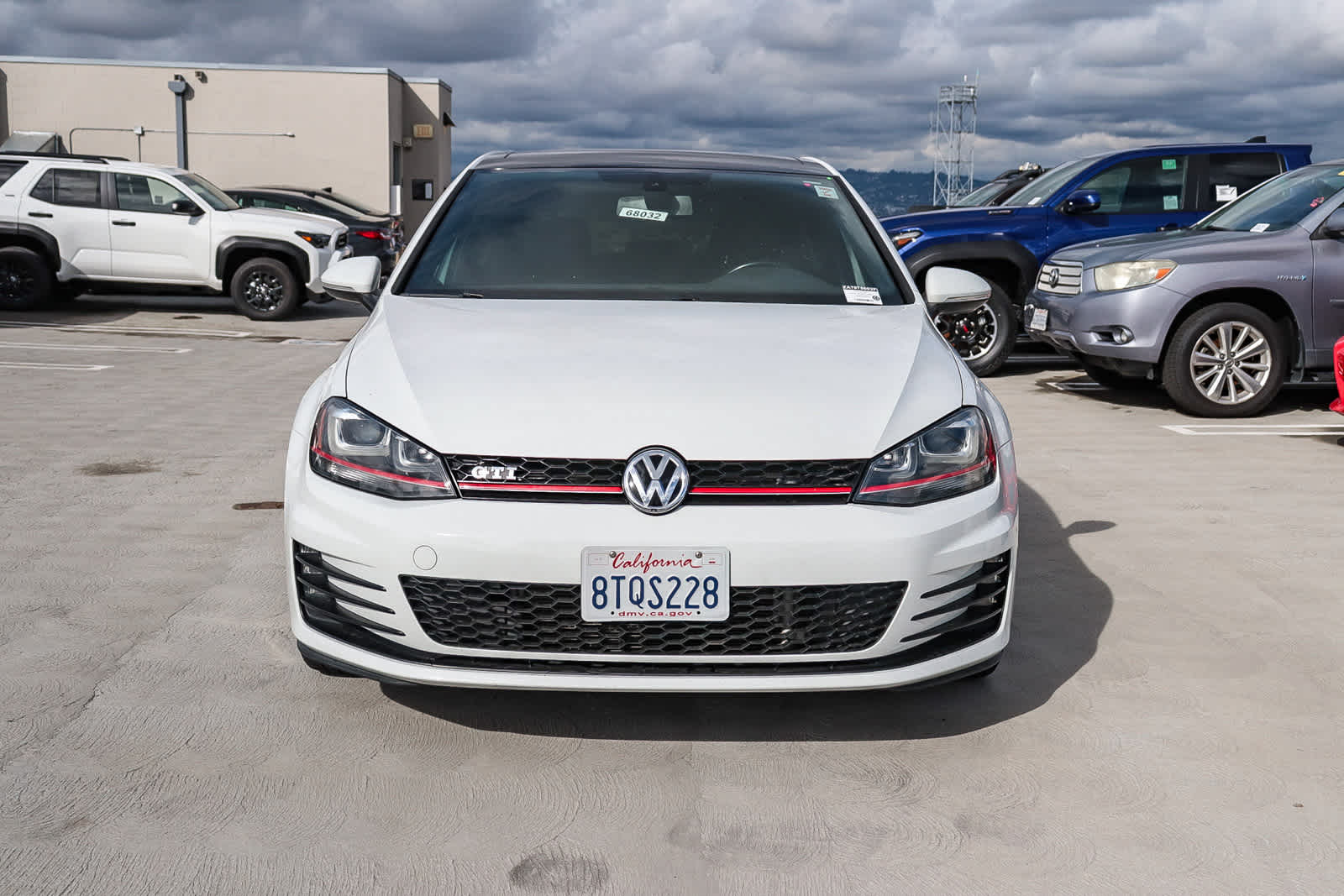 Thumbnail: 2017 Volkswagen Golf - 2