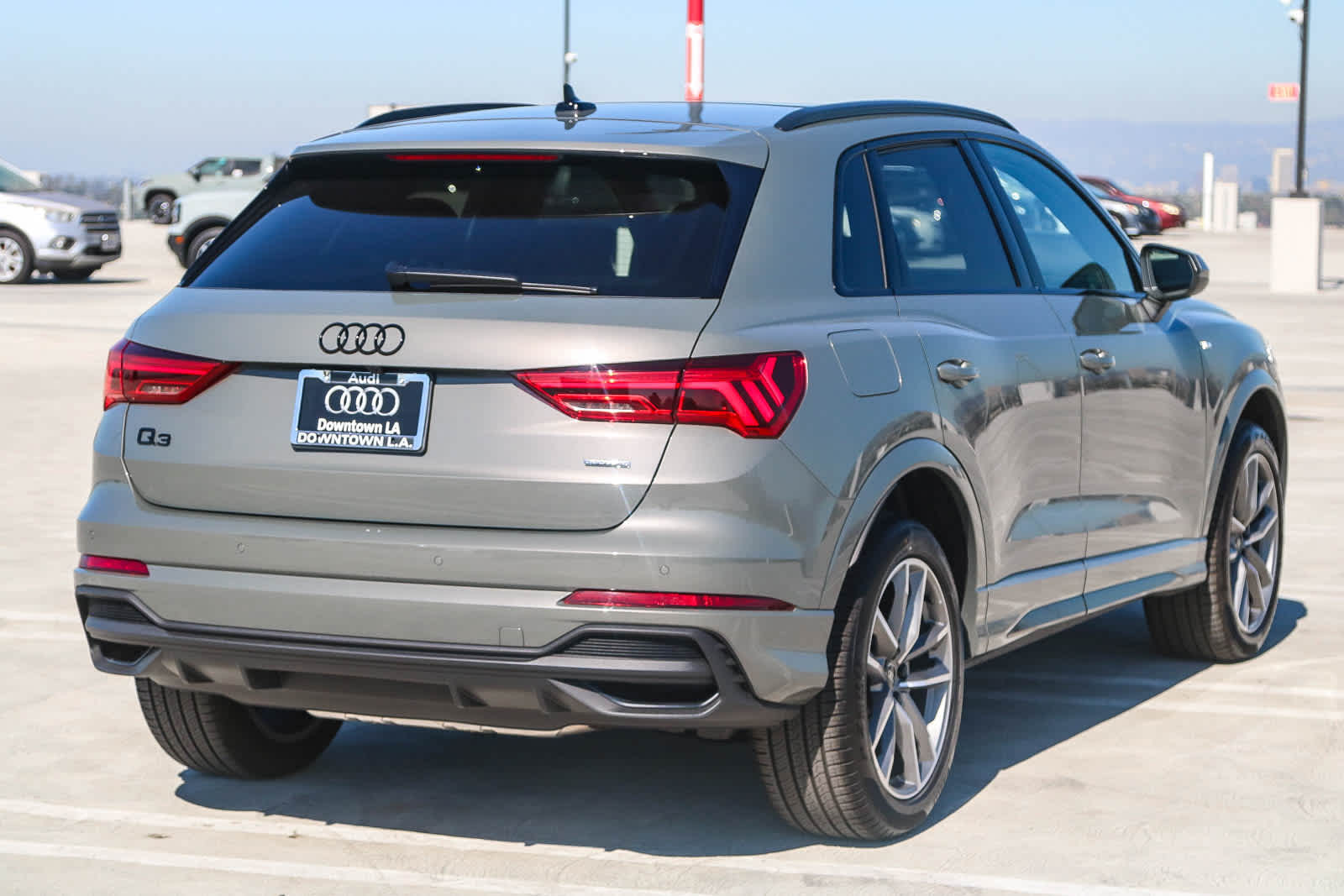 Thumbnail: 2025 Audi Q3 - 8