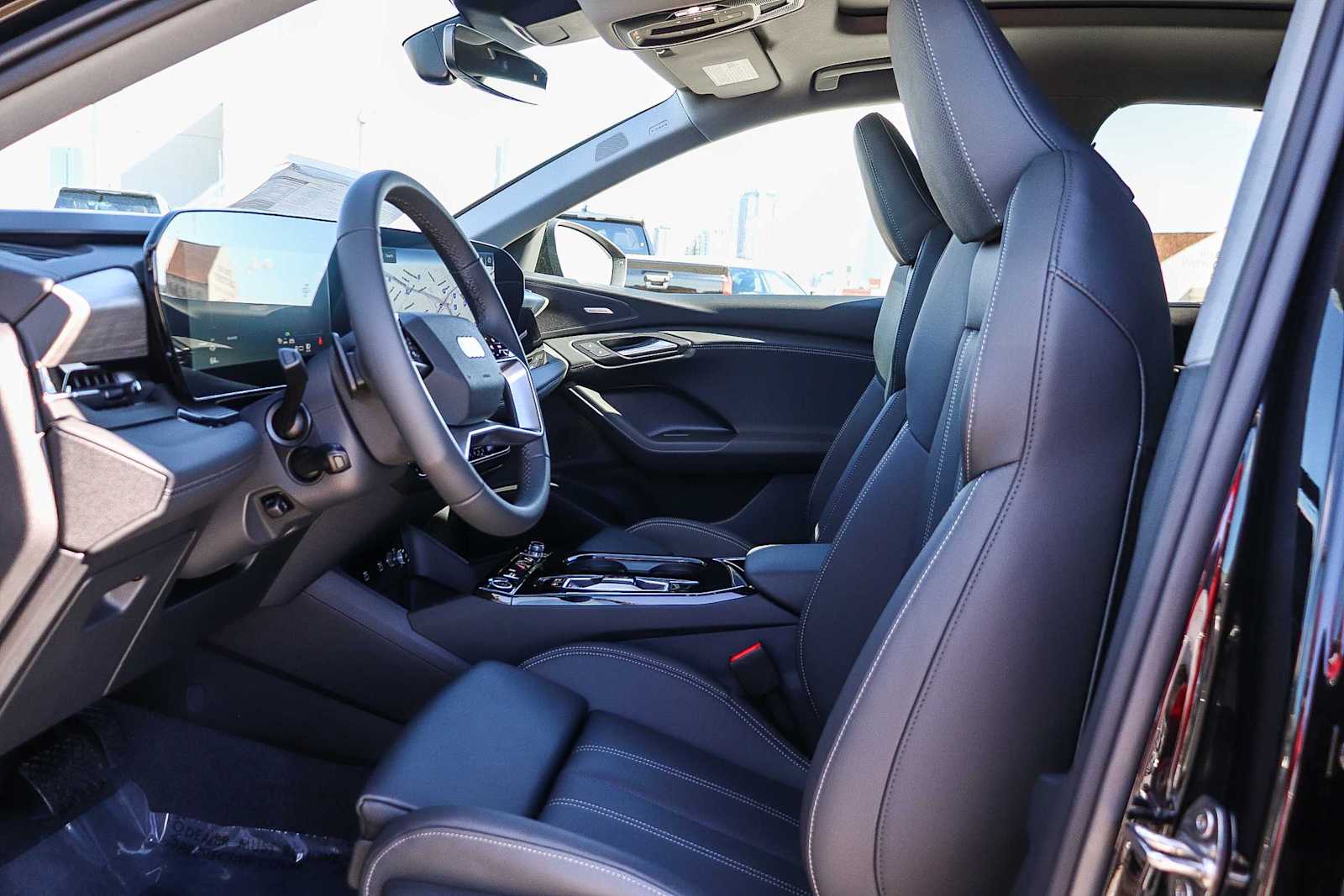 Thumbnail: 2025 Audi Q6 e-tron - 22