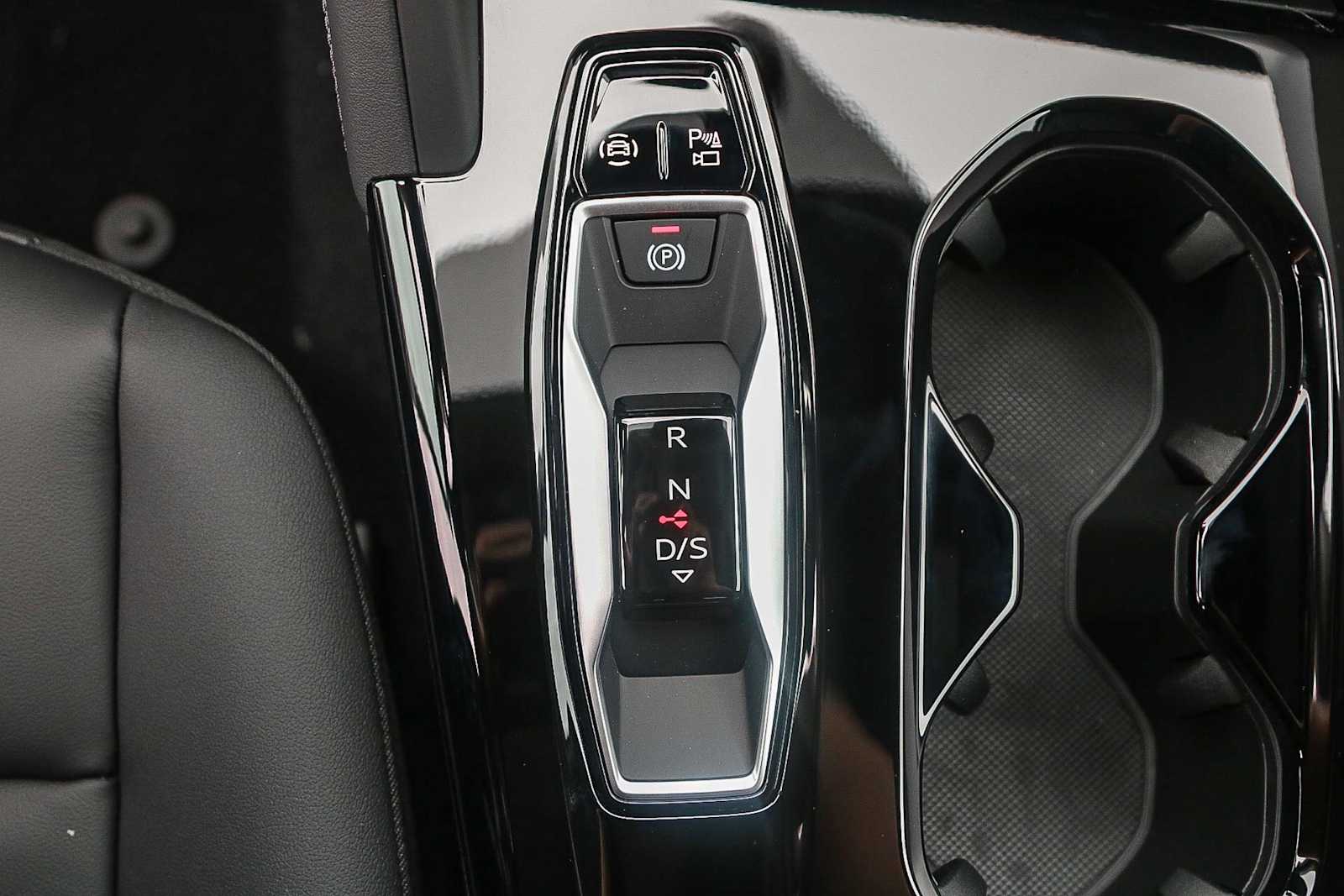 Thumbnail: 2025 Audi Q5 - 20