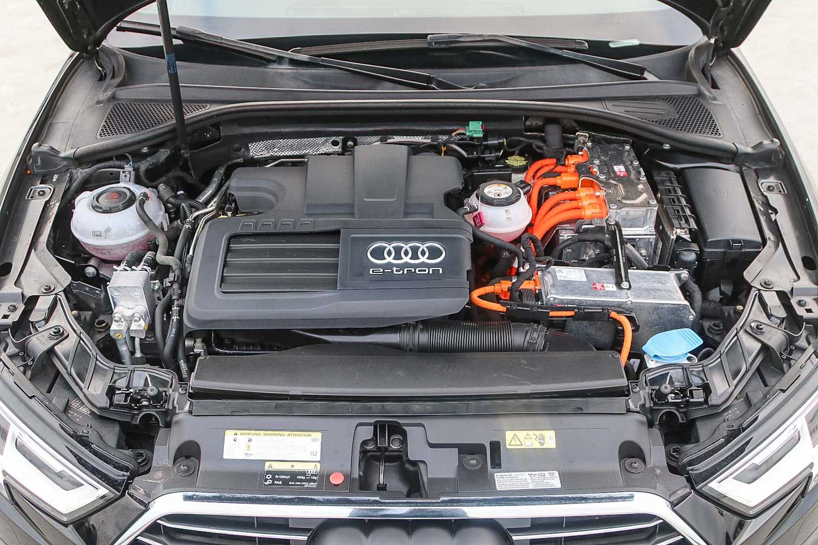 Thumbnail: 2018 Audi A3 e-tron - 29