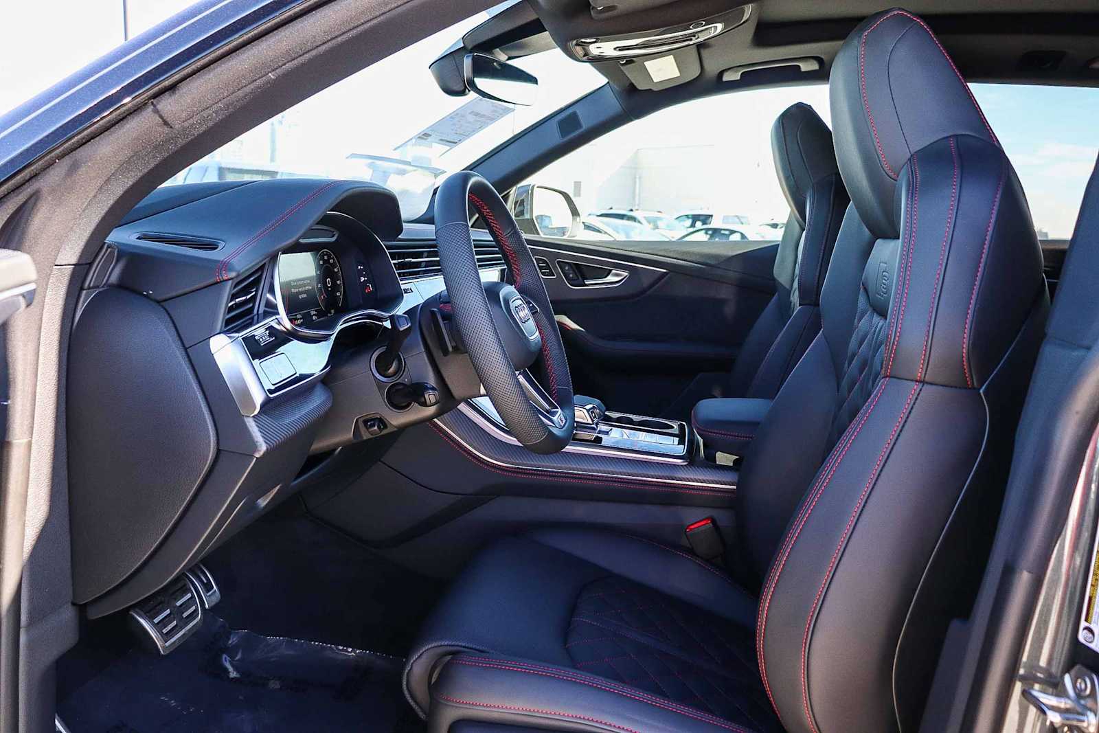 Thumbnail: 2026 Audi Q8 - 24