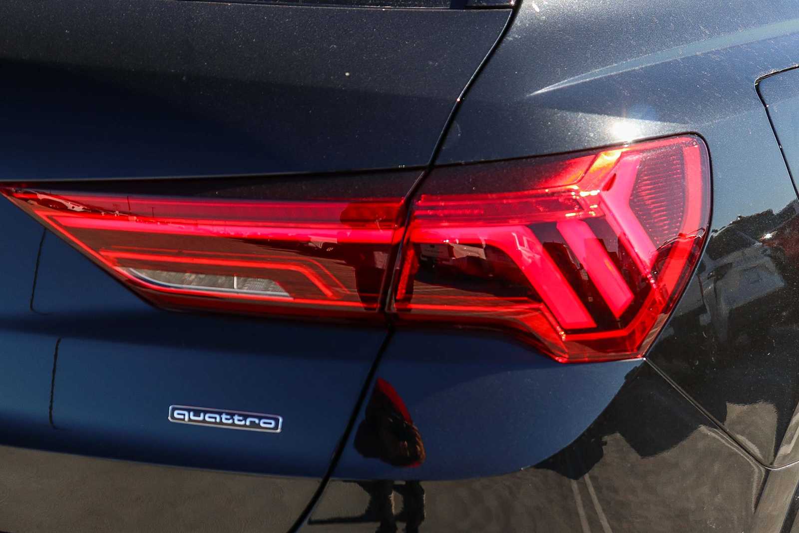 Thumbnail: 2025 Audi Q3 - 10