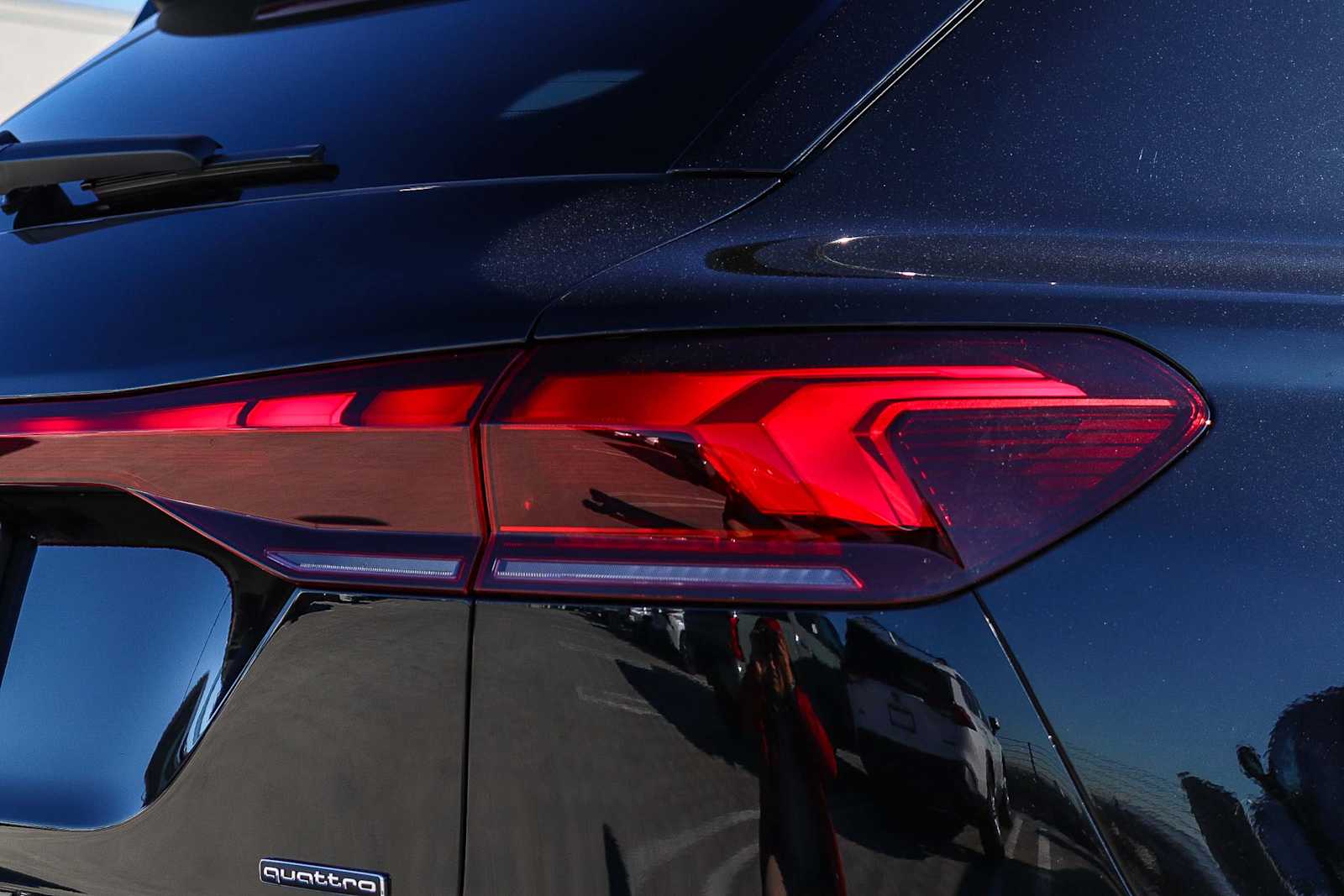 Thumbnail: 2025 Audi Q6 e-tron - 10