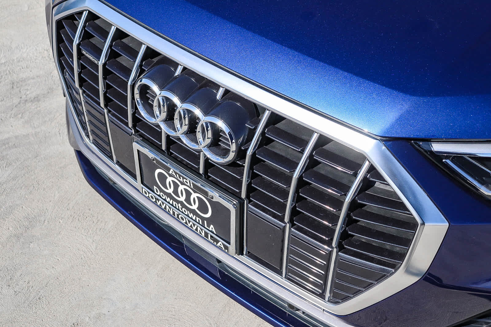 Thumbnail: 2025 Audi Q3 - 8